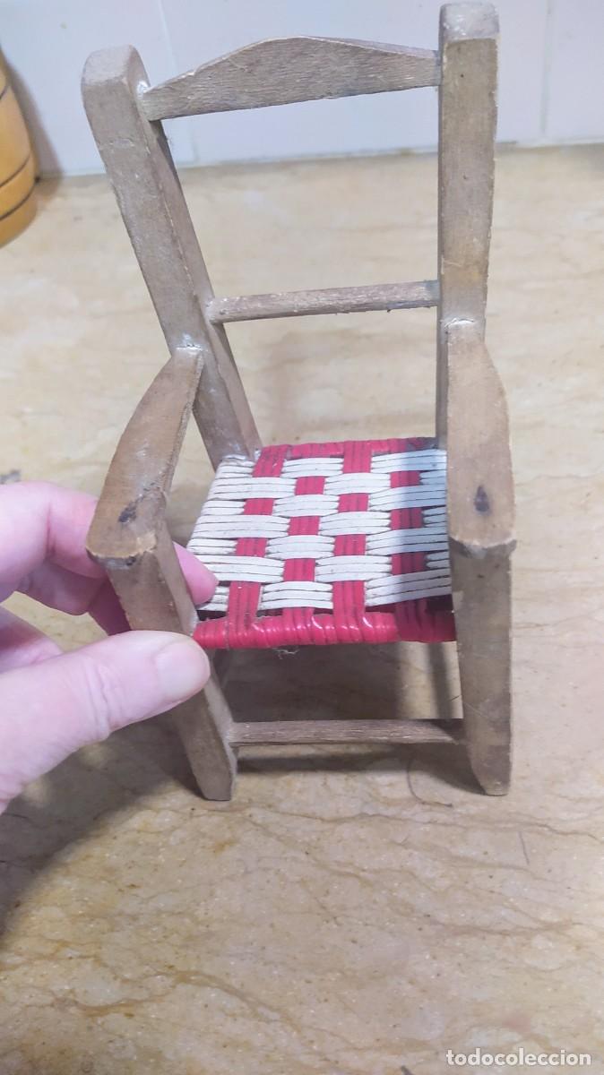 Casas de mu&ntilde;ecas: Sill&oacute;n de madera de mu&ntilde;ecas de escala 1:6 - Foto 1