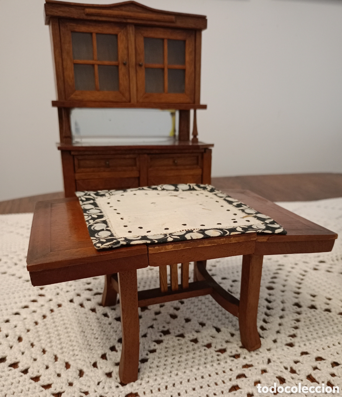 Casas de mu&ntilde;ecas: Comedor modernista de 1900 en roble - Foto 2