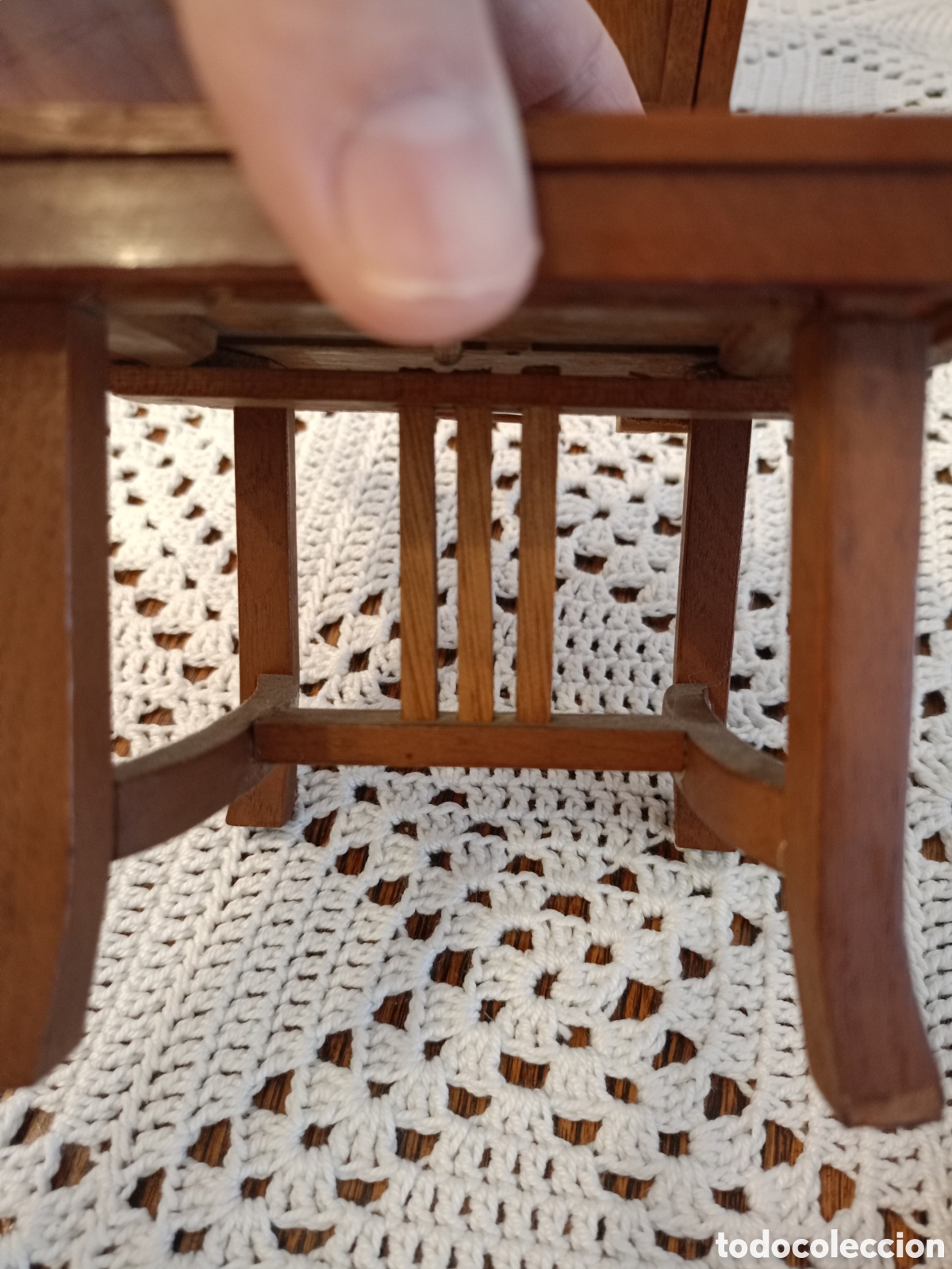 Casas de mu&ntilde;ecas: Comedor modernista de 1900 en roble - Foto 4