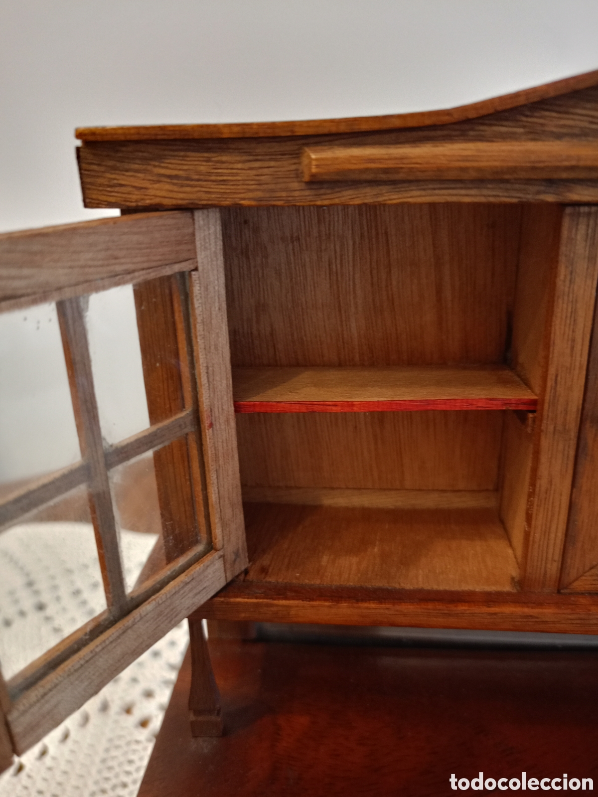 Casas de mu&ntilde;ecas: Comedor modernista de 1900 en roble - Foto 10