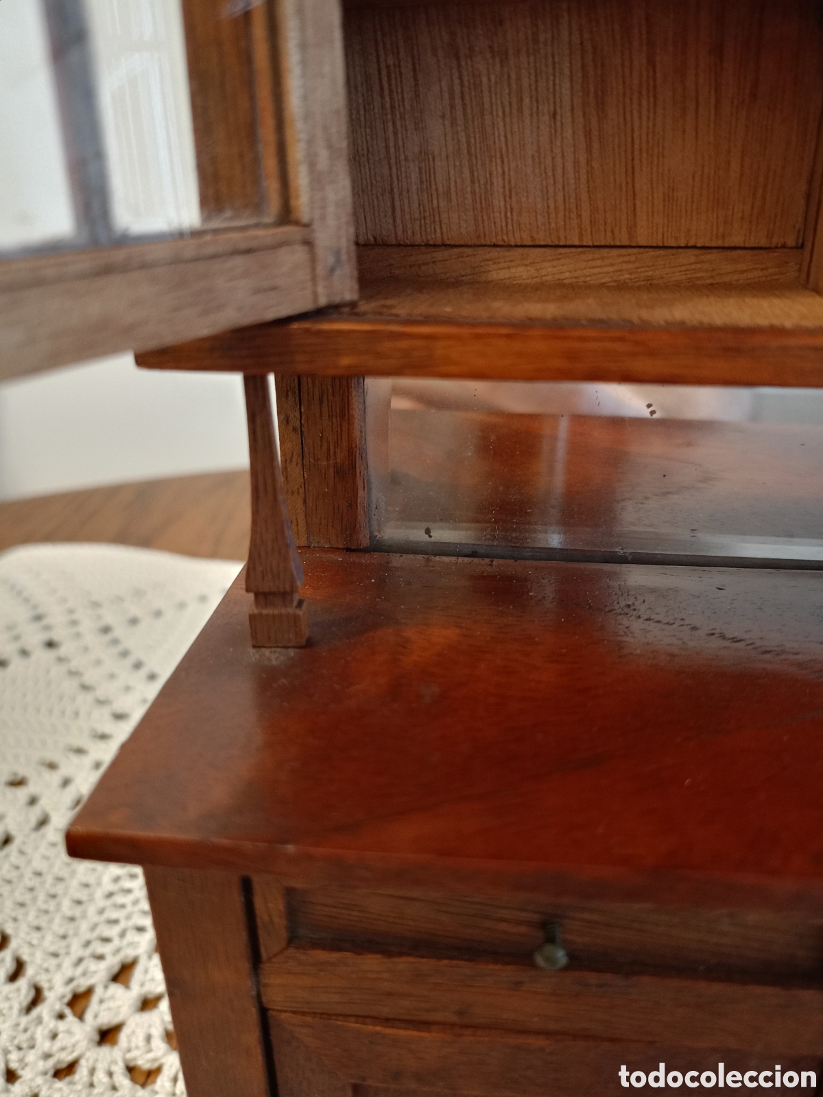 Casas de mu&ntilde;ecas: Comedor modernista de 1900 en roble - Foto 11