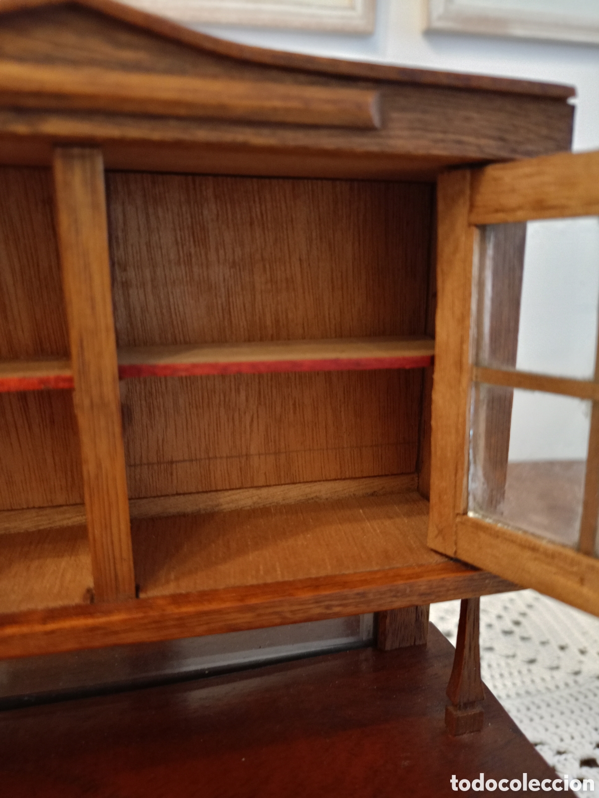 Casas de mu&ntilde;ecas: Comedor modernista de 1900 en roble - Foto 12