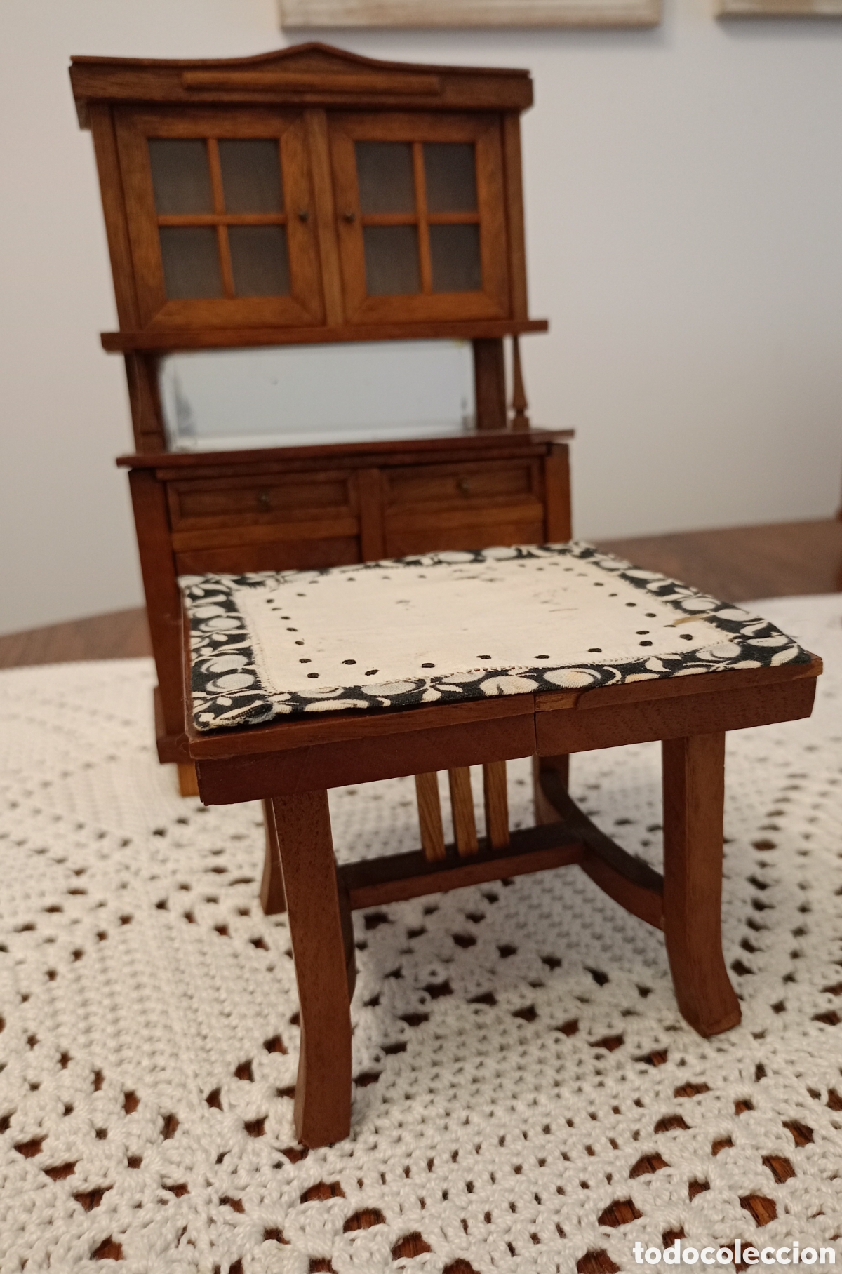 Casas de mu&ntilde;ecas: Comedor modernista de 1900 en roble - Foto 1