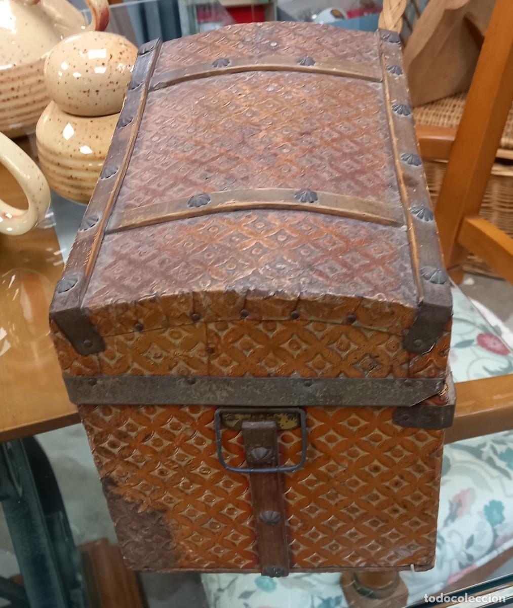 Casas de mu&ntilde;ecas: Ba&uacute;l mu&ntilde;ecas antiguo - Foto 2