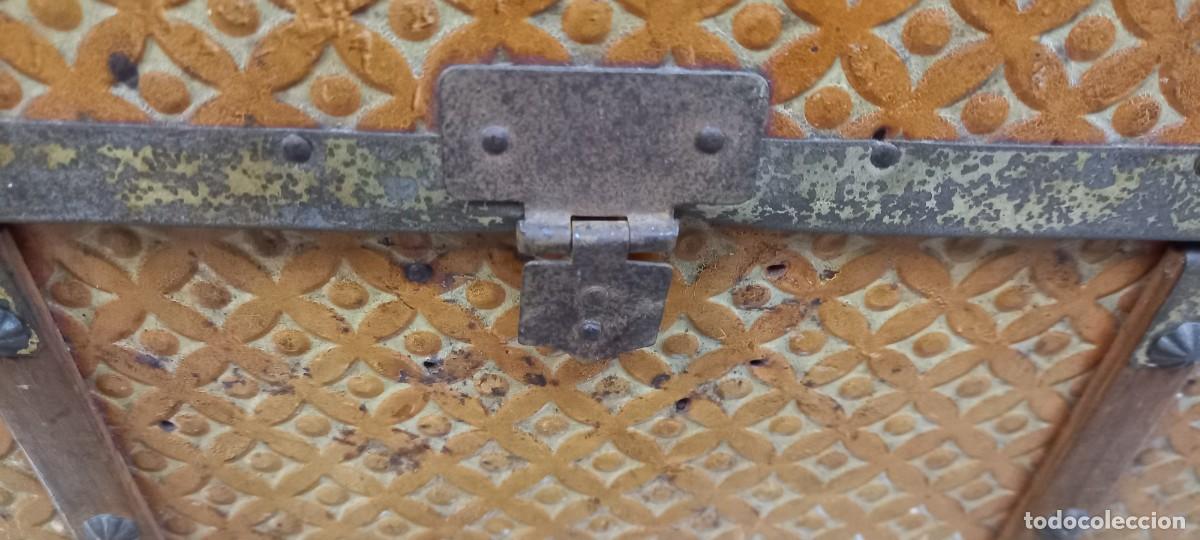 Casas de mu&ntilde;ecas: Ba&uacute;l mu&ntilde;ecas antiguo - Foto 7