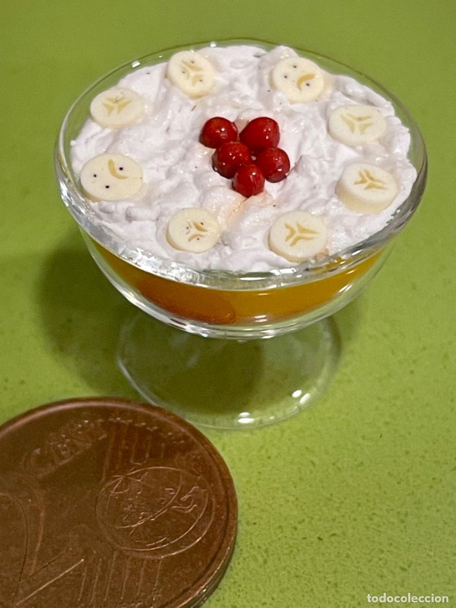 Casas de mu&ntilde;ecas: Copa de fruta y nata comida en miniatura - Foto 3