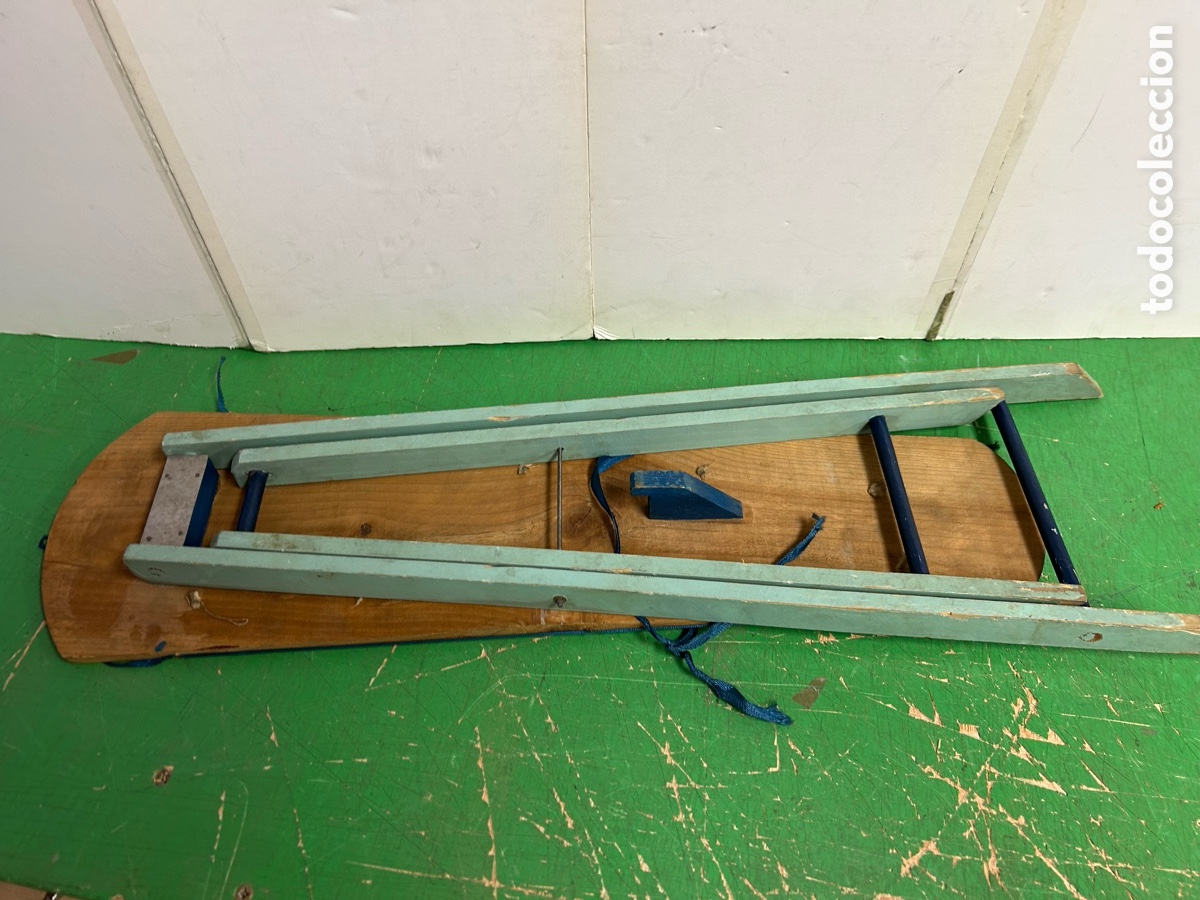 Casas de mu&ntilde;ecas: TABLA DE PLANCHAR DE MADERA DE JUGUETE - Foto 2