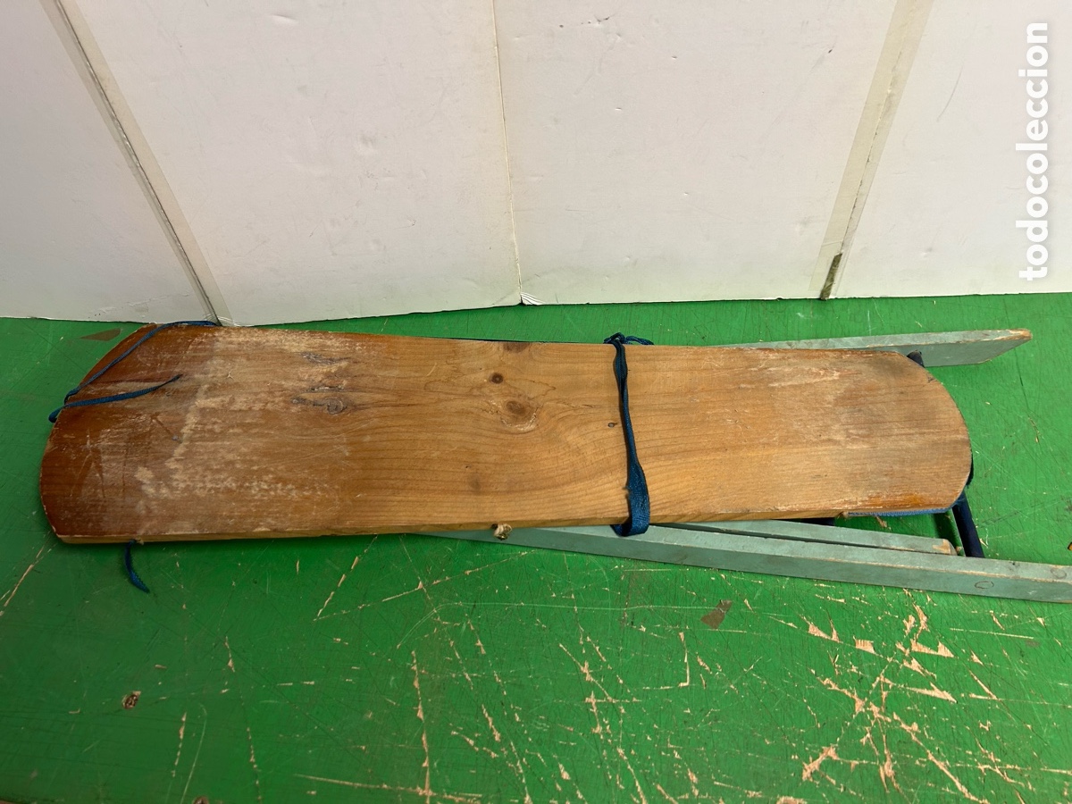 Casas de mu&ntilde;ecas: TABLA DE PLANCHAR DE MADERA DE JUGUETE - Foto 1
