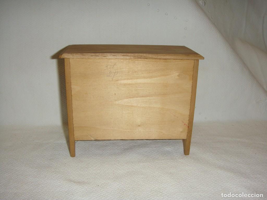 Casas de mu&ntilde;ecas: C&oacute;moda de madera para casa de mu&ntilde;ecas. - Foto 6