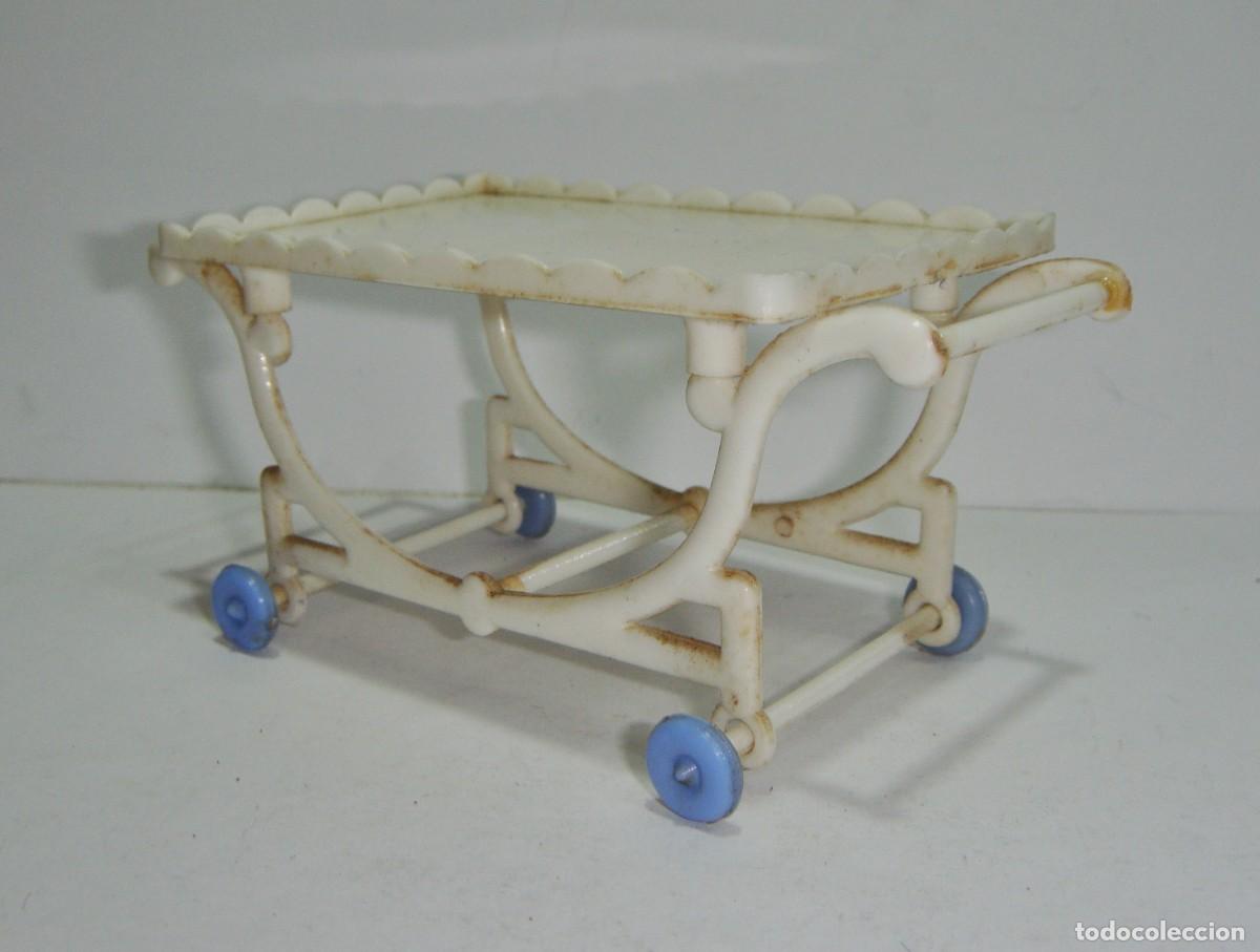 Casas de mu&ntilde;ecas: Mesa Camarera en miniatura para casa de mu&ntilde;ecas. Pl&aacute;stico. - Foto 6