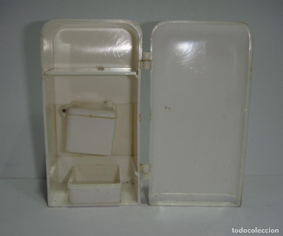 Casas de mu&ntilde;ecas: Nevera en miniatura para casa de mu&ntilde;ecas. Pl&aacute;stico. - Foto 3