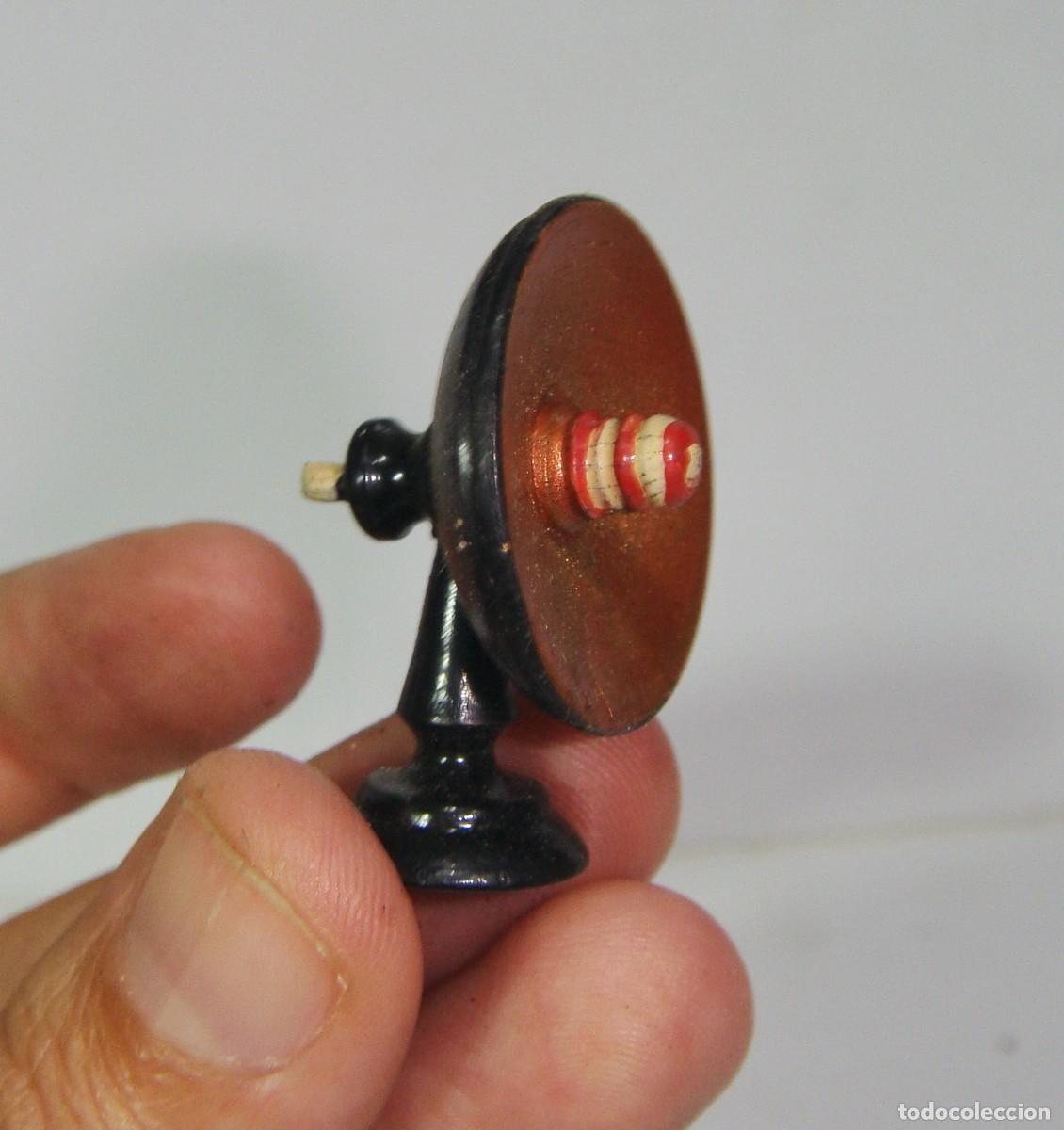 Casas de mu&ntilde;ecas: Antena en miniatura. Madera. Para casa de mu&ntilde;ecas. - Foto 4