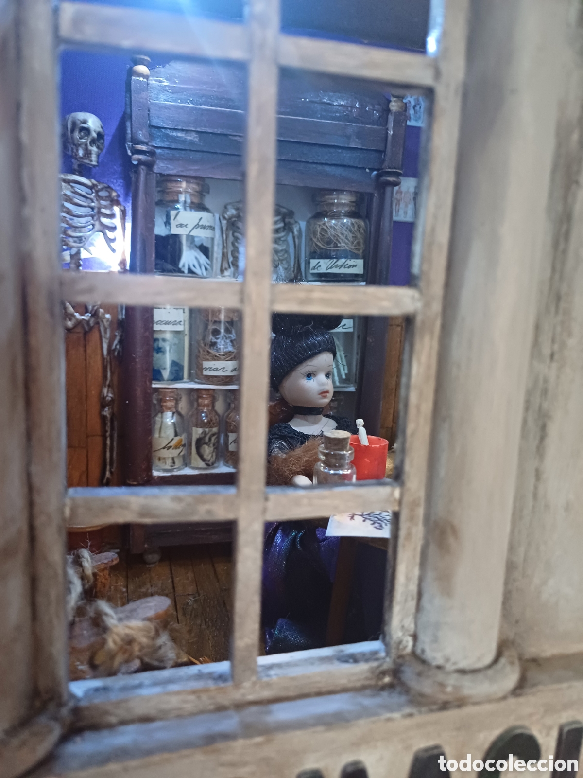 Casas de mu&ntilde;ecas: Farmacia 1:12 echa a mano con luz - Foto 3