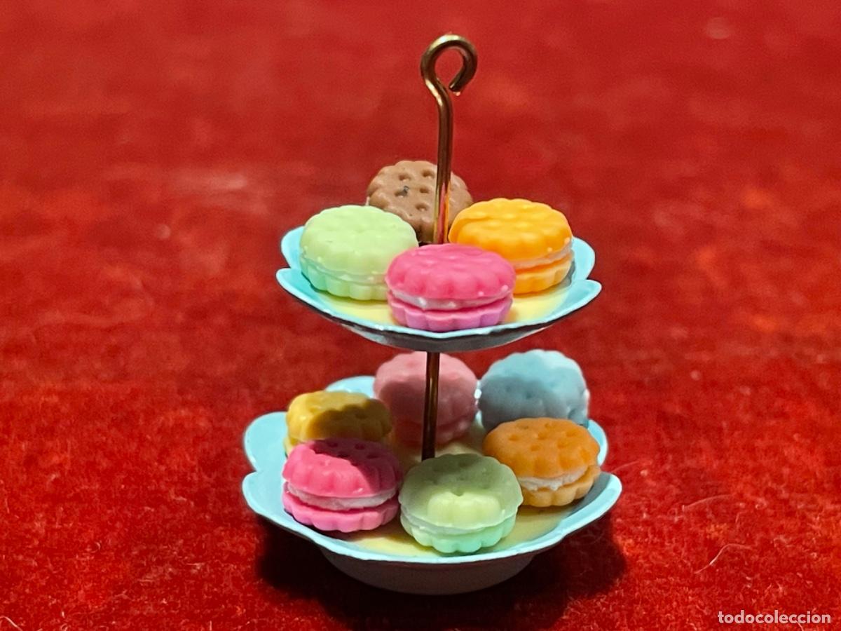 Casas de mu&ntilde;ecas: Soporte de dos pisos con galletas en miniatura - Foto 1