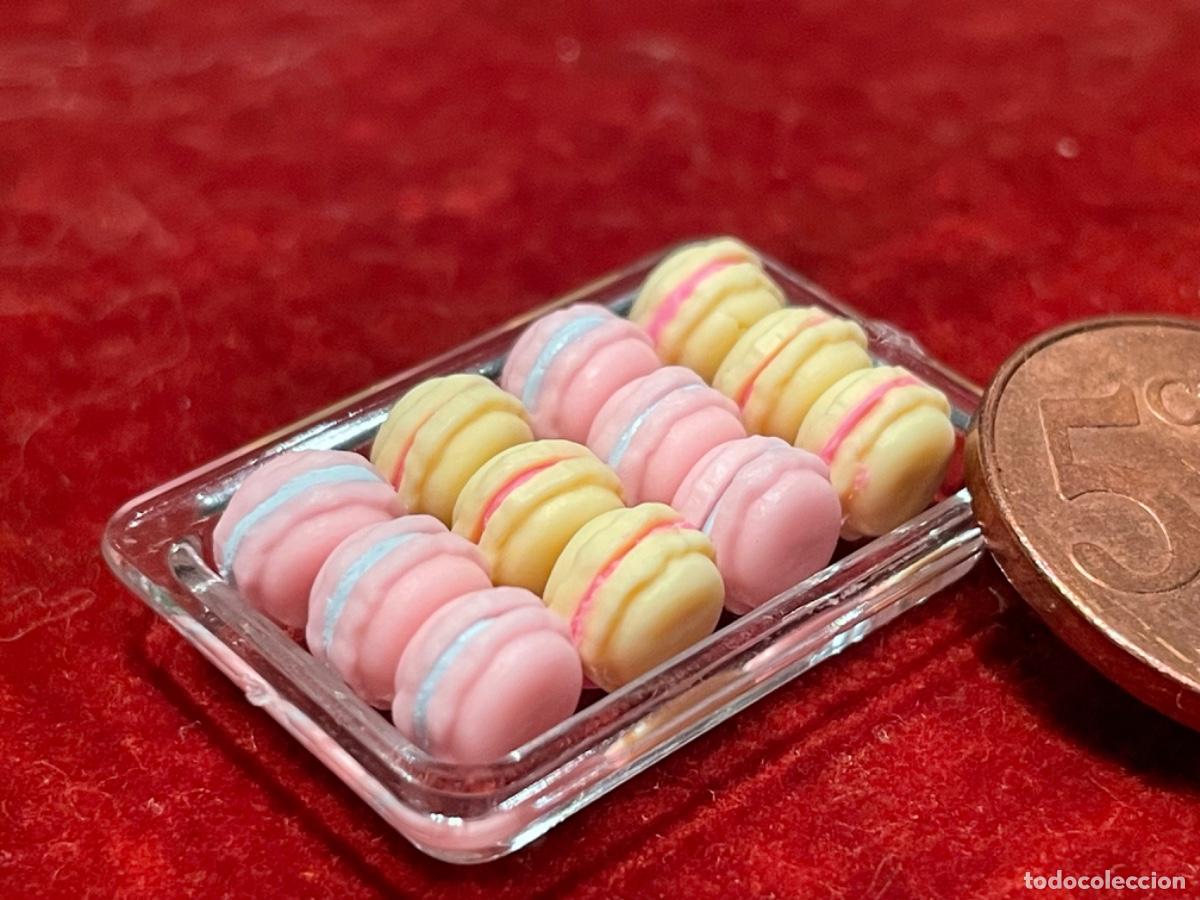 Casas de mu&ntilde;ecas: Bandeja con pasteles macarrones en miniatura - Foto 5
