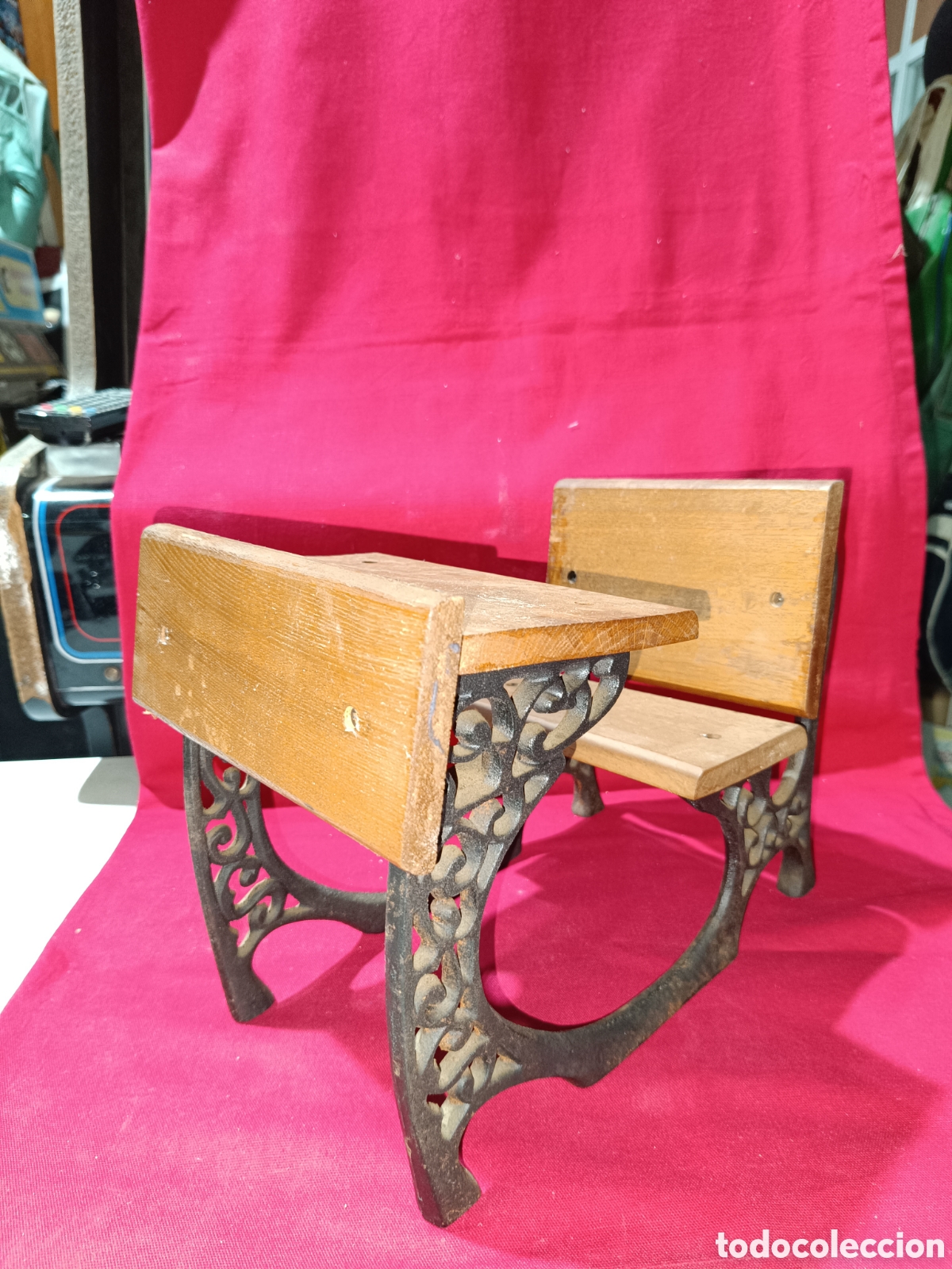 Casas de mu&ntilde;ecas: Pupitre para mu&ntilde;eca de acero colado y madera - Foto 1