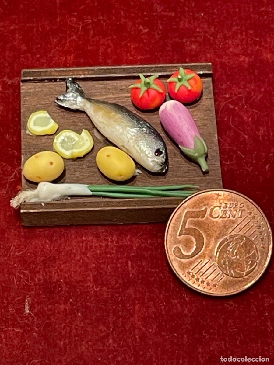 Casas de mu&ntilde;ecas: Tabla de pescado con verduras miniatura - Foto 6