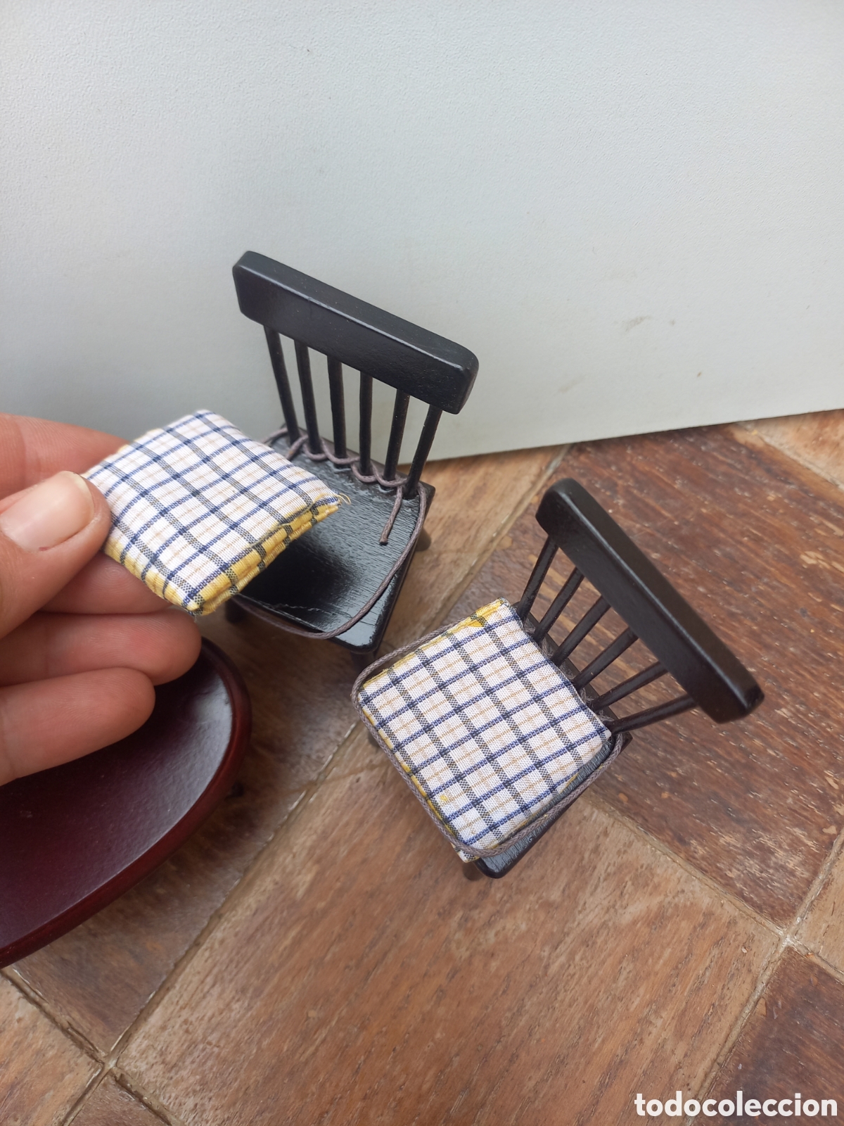 Casas de mu&ntilde;ecas: Sillas y mesa casa de mu&ntilde;ecas para sal&oacute;n - Foto 3
