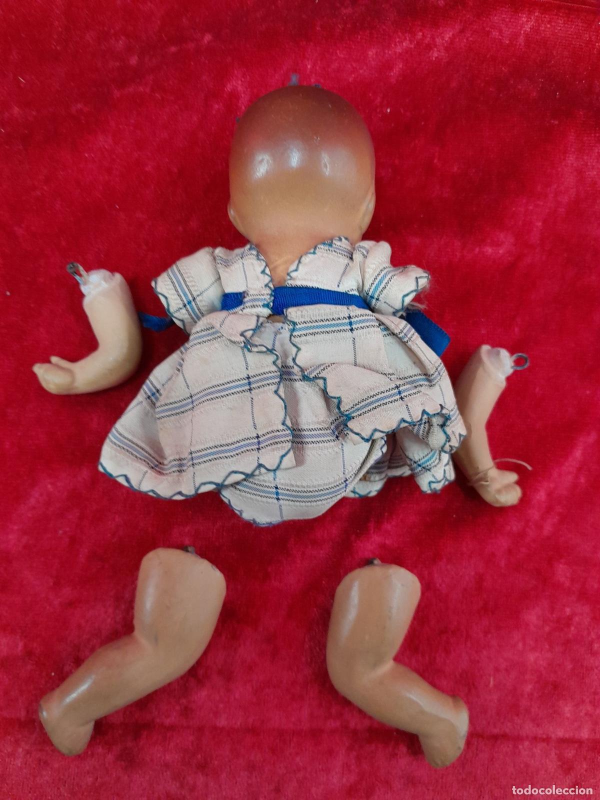 Casas de mu&ntilde;ecas: ANTIGUO BEBE DE MUNECA EN COMPOSICION. REQUIERE CUERDAS. CA 1900 - Foto 4