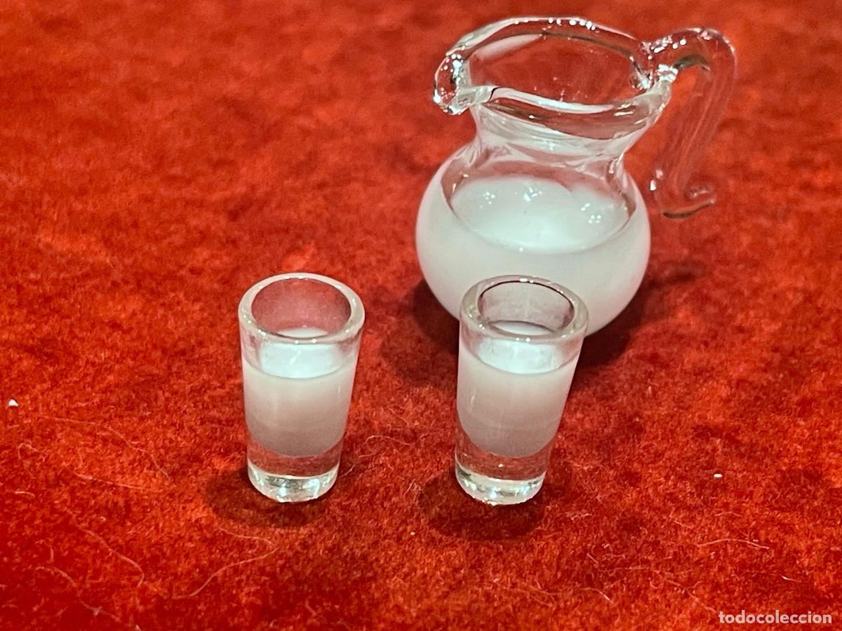 Casas de mu&ntilde;ecas: Jarra de leche y vasos en miniatura casa de mu&ntilde;ecas - Foto 2