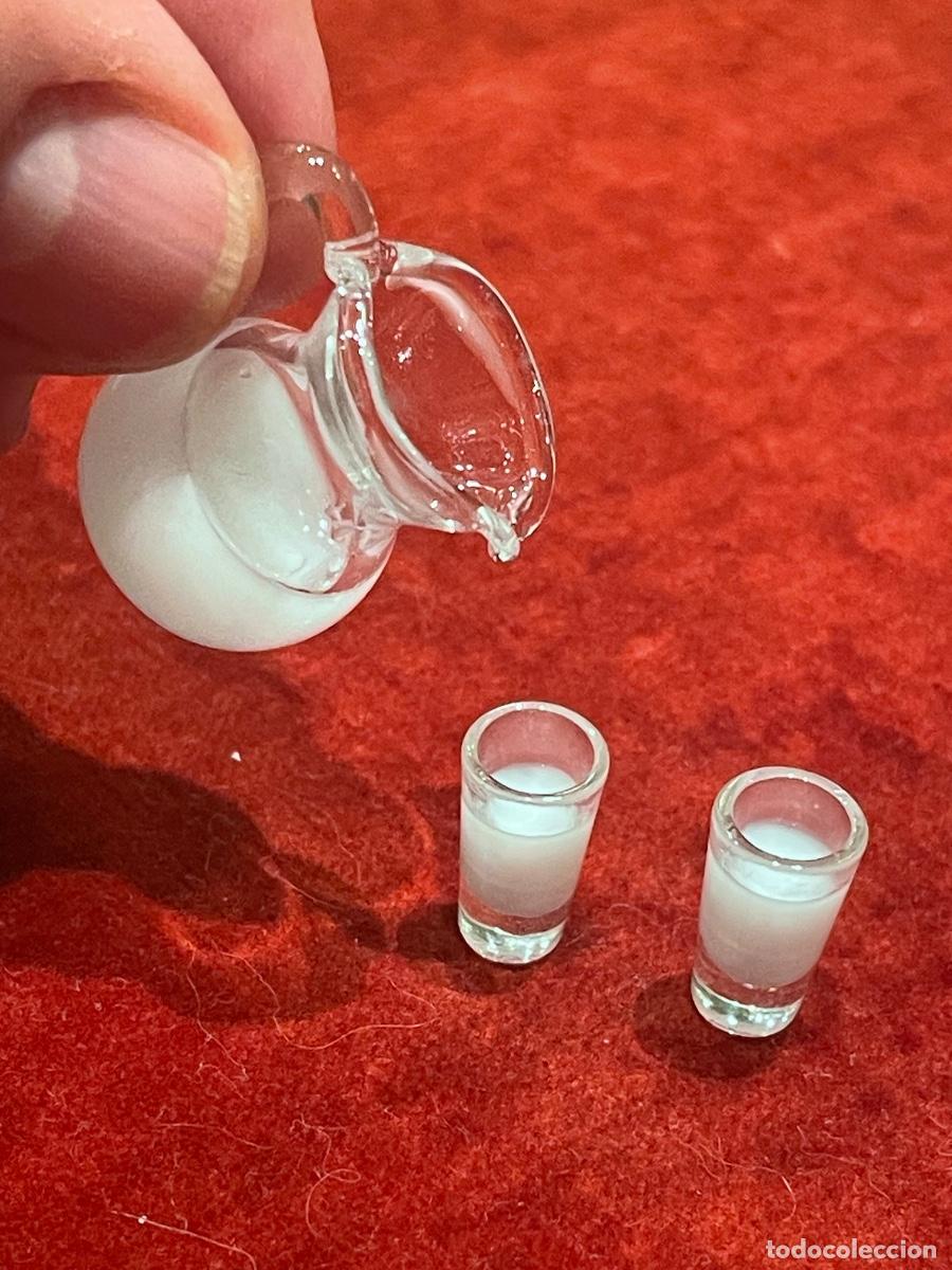 Casas de mu&ntilde;ecas: Jarra de leche y vasos en miniatura casa de mu&ntilde;ecas - Foto 5