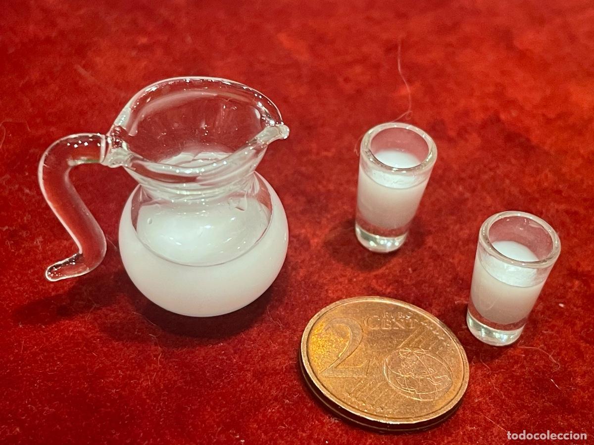 Casas de mu&ntilde;ecas: Jarra de leche y vasos en miniatura casa de mu&ntilde;ecas - Foto 6
