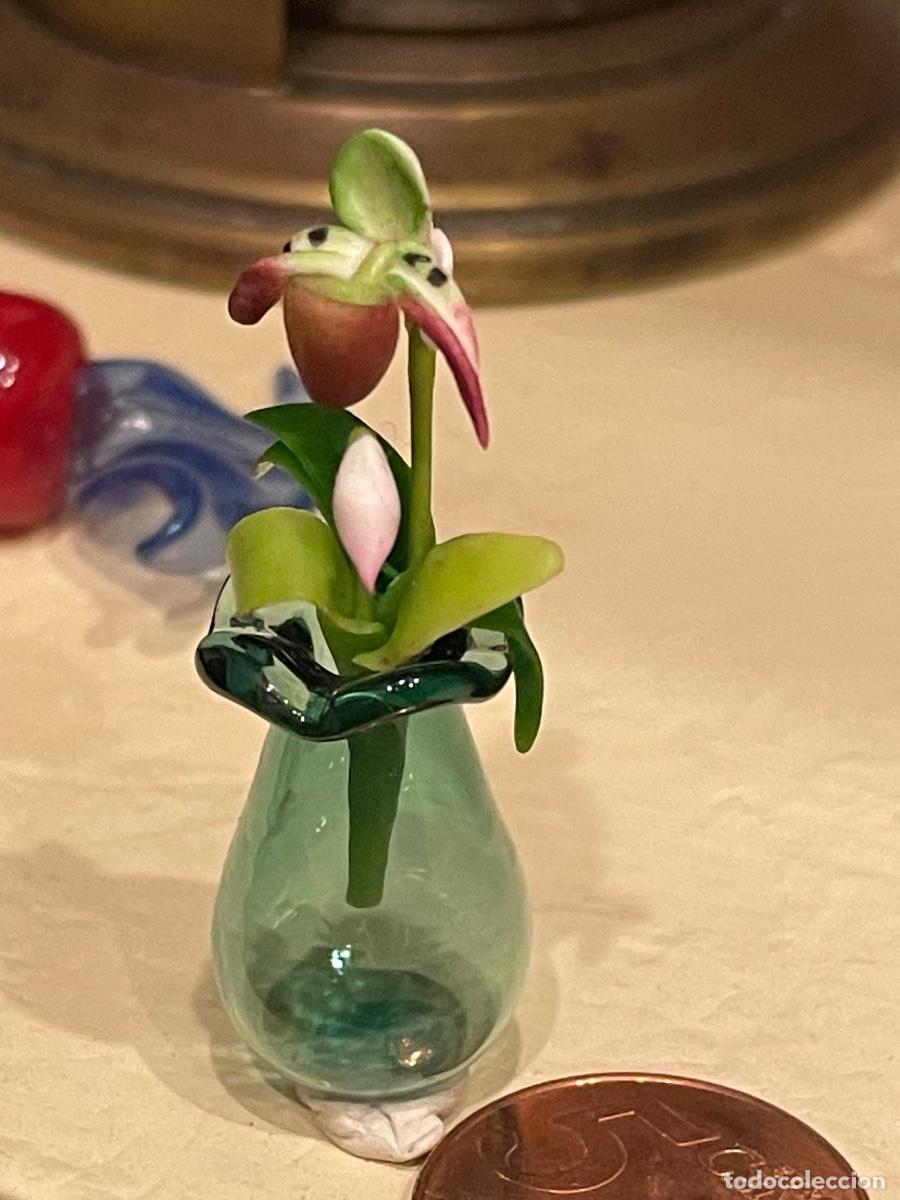 Casas de mu&ntilde;ecas: Jarr&oacute;n verde con flor miniatura casa de mu&ntilde;ecas - Foto 5
