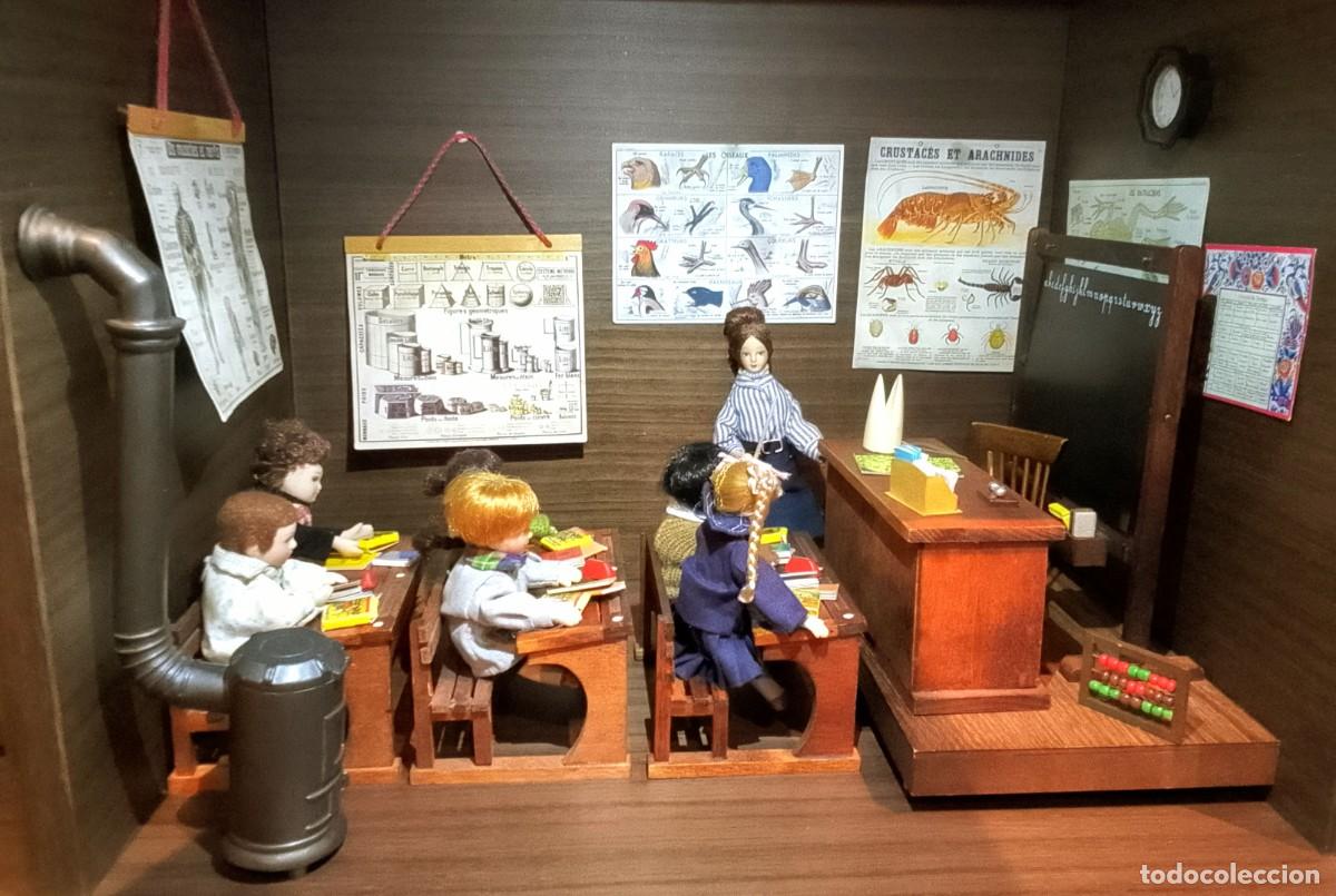Casas de mu&ntilde;ecas: Colegio Antiguo en Miniatura - Foto 2