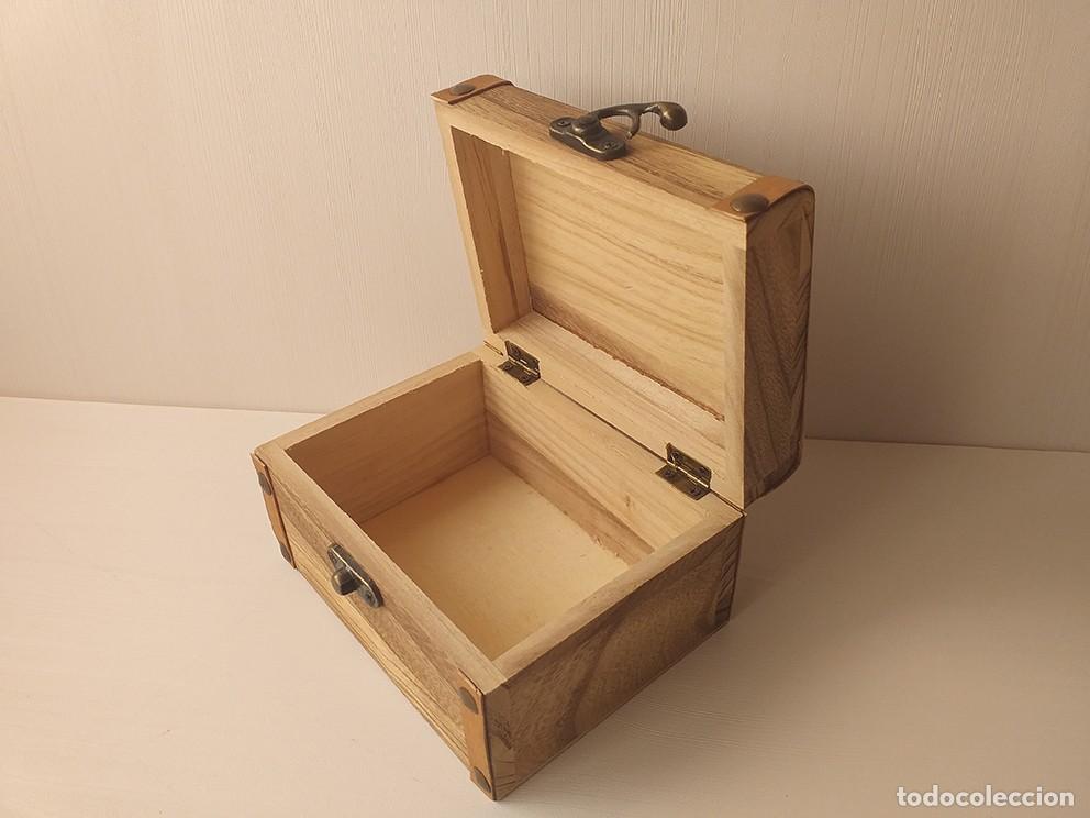 Casas de mu&ntilde;ecas: Caja de madera tipo ba&uacute;l para Nancy - Foto 3