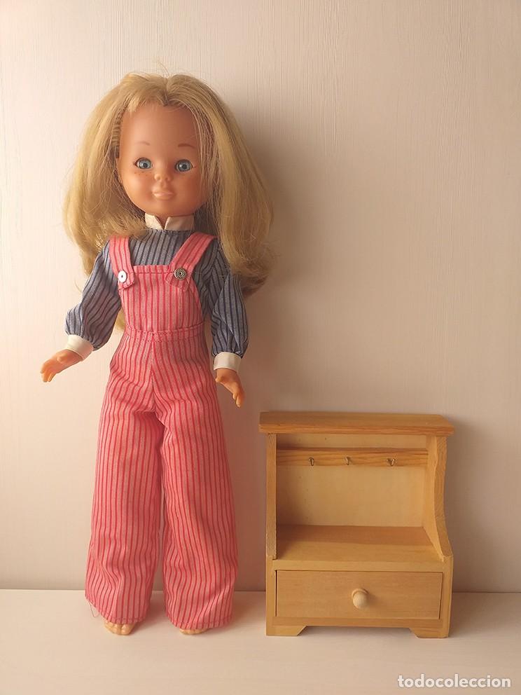 Casas de mu&ntilde;ecas: Mueble con caj&oacute;n despensa para Nancy, cocina de madera