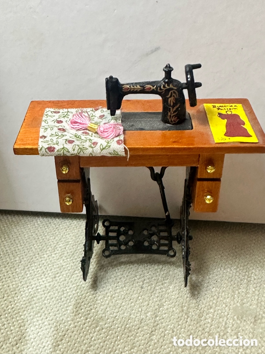 Casas de mu&ntilde;ecas: M&Aacute;QUINA DE COSER CASA DE MU&Ntilde;ECAS - Foto 1