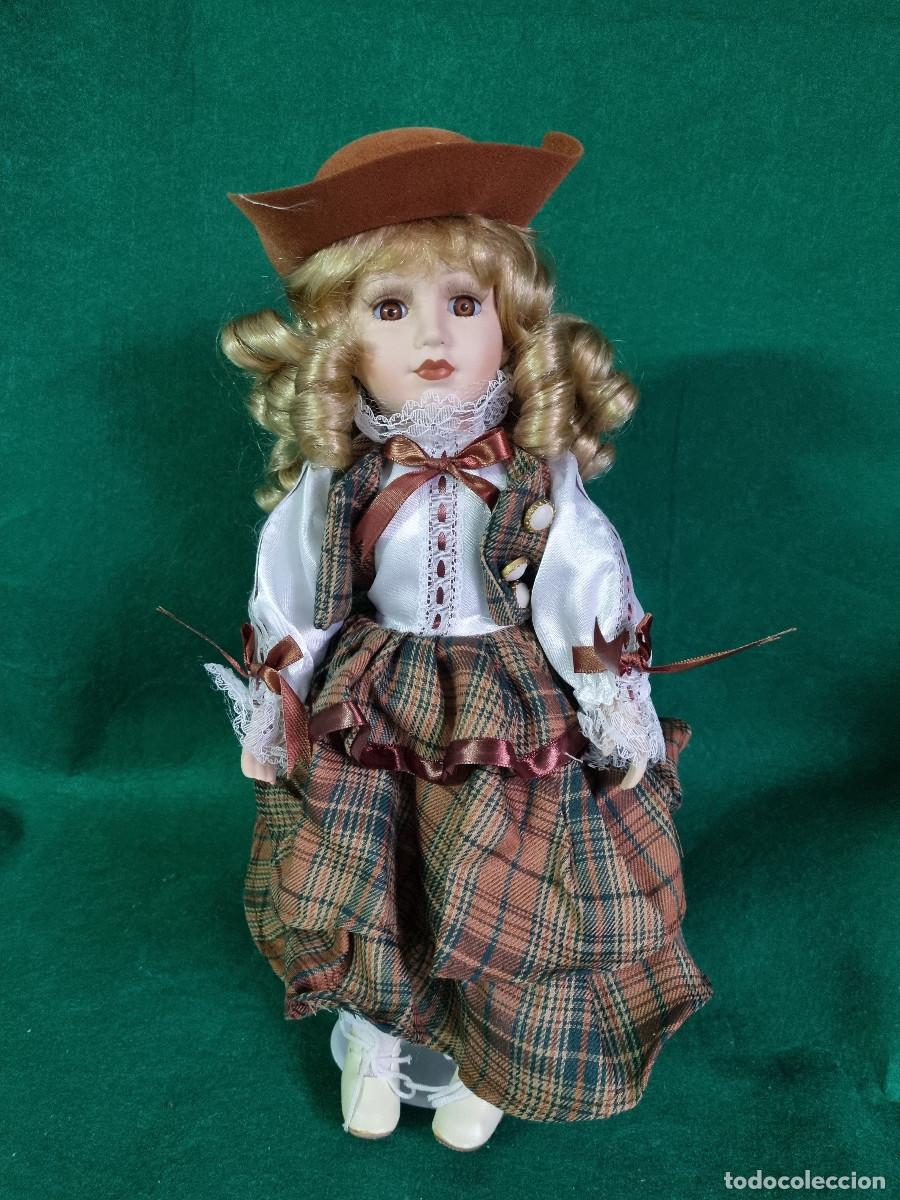 Casas de mu&ntilde;ecas: MU&Ntilde;ECA DE PORCELANA DE COLECCION - Foto 2