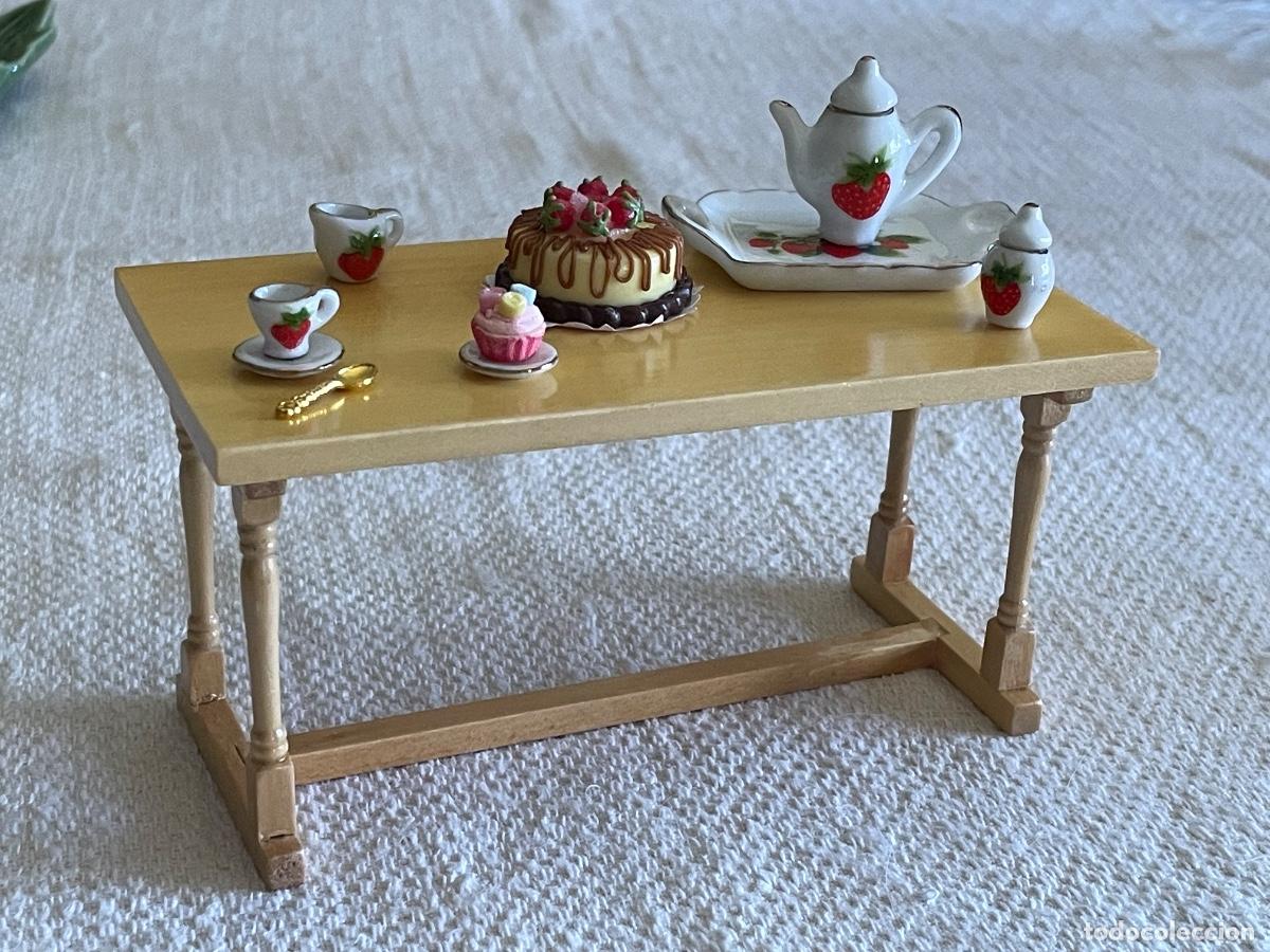 Casas de mu&ntilde;ecas: Mesa de madera roble en miniatura para casa de mu&ntilde;ecas. - Foto 5