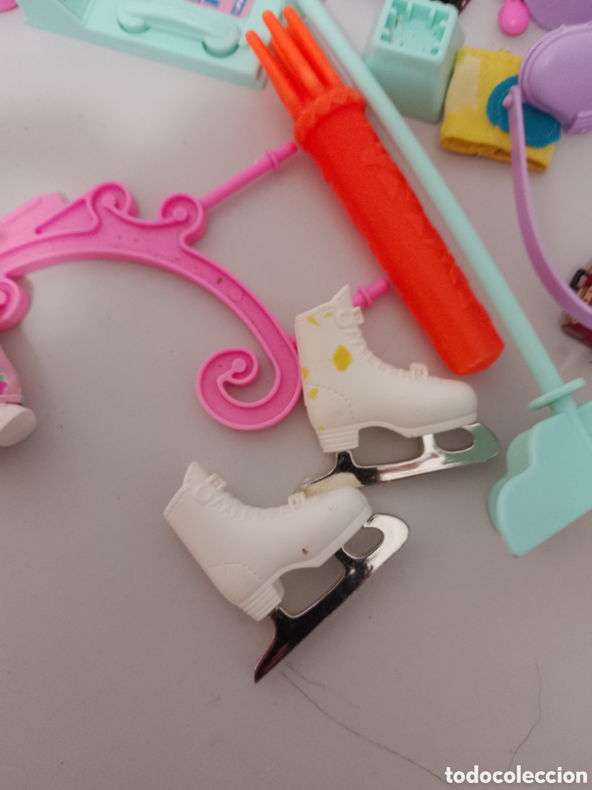 Casas de mu&ntilde;ecas: Lote de complementos para mu&ntilde;ecas accesorios y dem&aacute;s - Foto 4