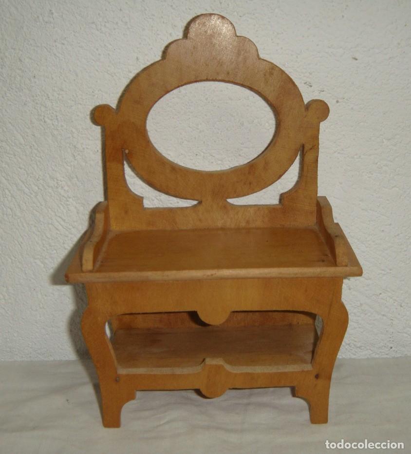Casas de mu&ntilde;ecas: Tocador en miniatura. Para casa de mu&ntilde;ecas. Madera. - Foto 2