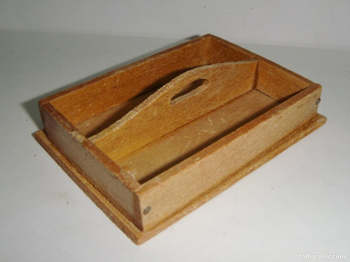Casas de mu&ntilde;ecas: Bandeja en miniatura. Para casa de mu&ntilde;ecas. Madera. - Foto 1