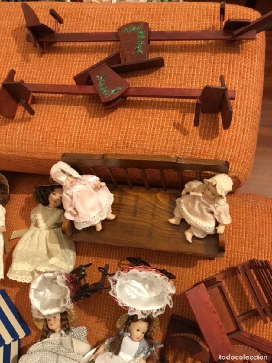 Casas de mu&ntilde;ecas: Lote mu&ntilde;ecas de porcelana y complementos madera ,precioso - Foto 5