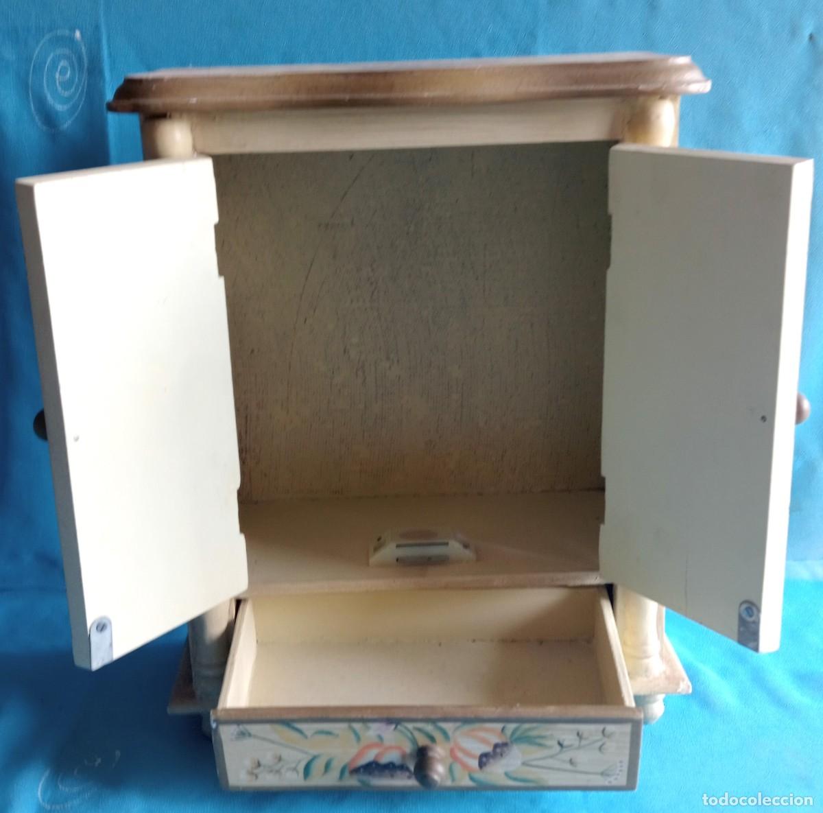 Casas de mu&ntilde;ecas: ARMARIO DE MADERA PARA CASA DE MU&Ntilde;ECAS - Foto 2