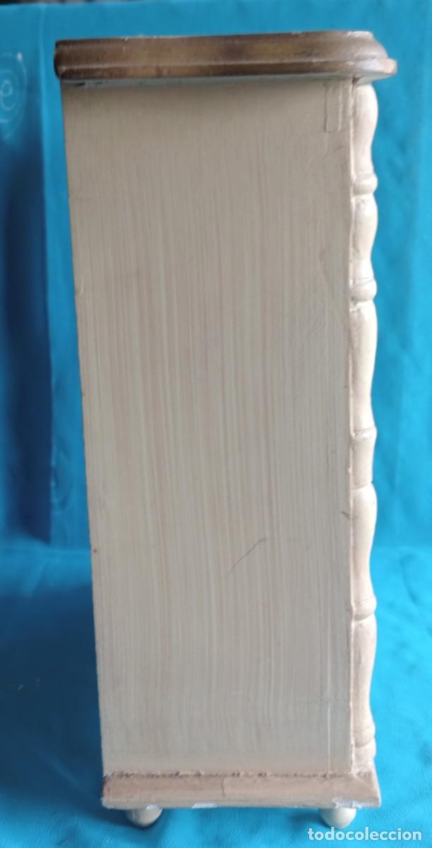 Casas de mu&ntilde;ecas: ARMARIO DE MADERA PARA CASA DE MU&Ntilde;ECAS - Foto 3