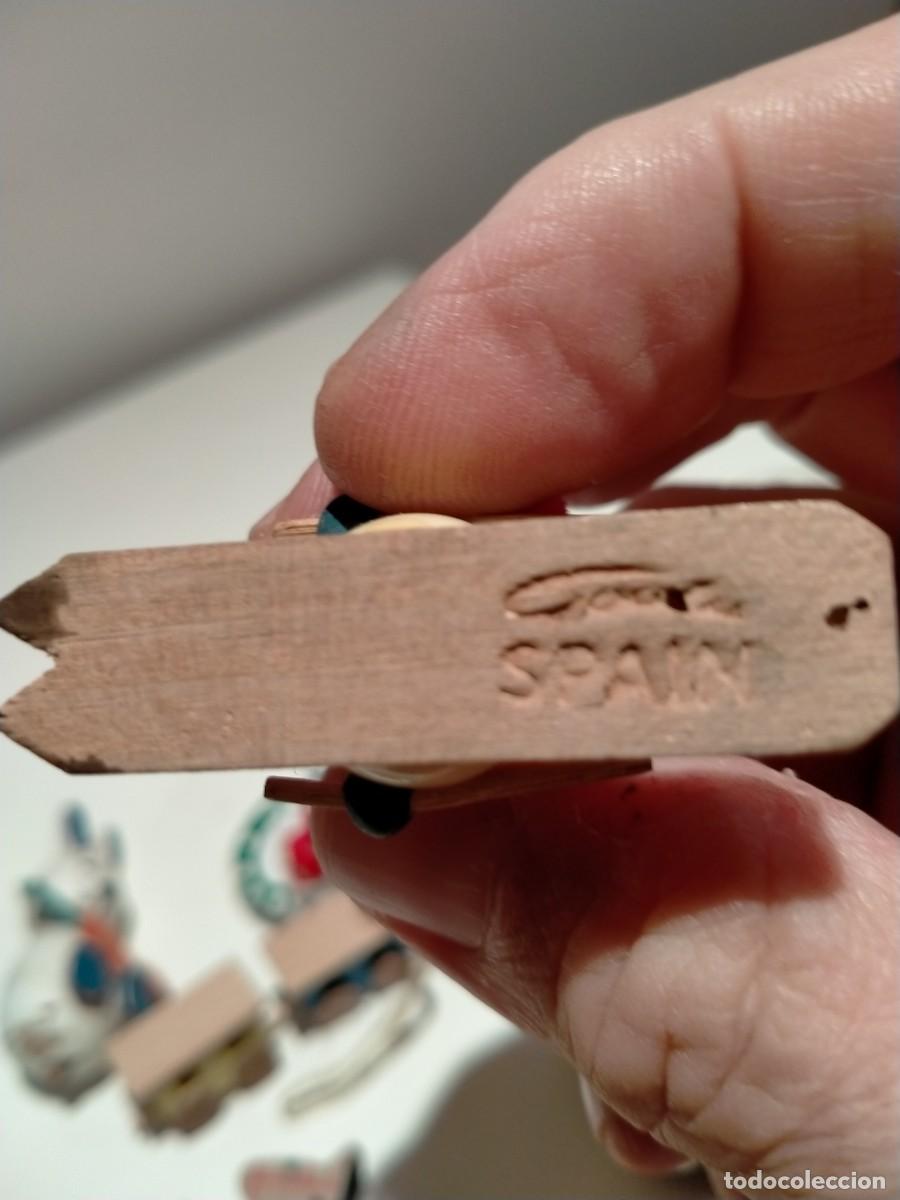Casas de mu&ntilde;ecas: Ba&uacute;l de papel mach&eacute; con micro juguetes de madera y trapo - Foto 3