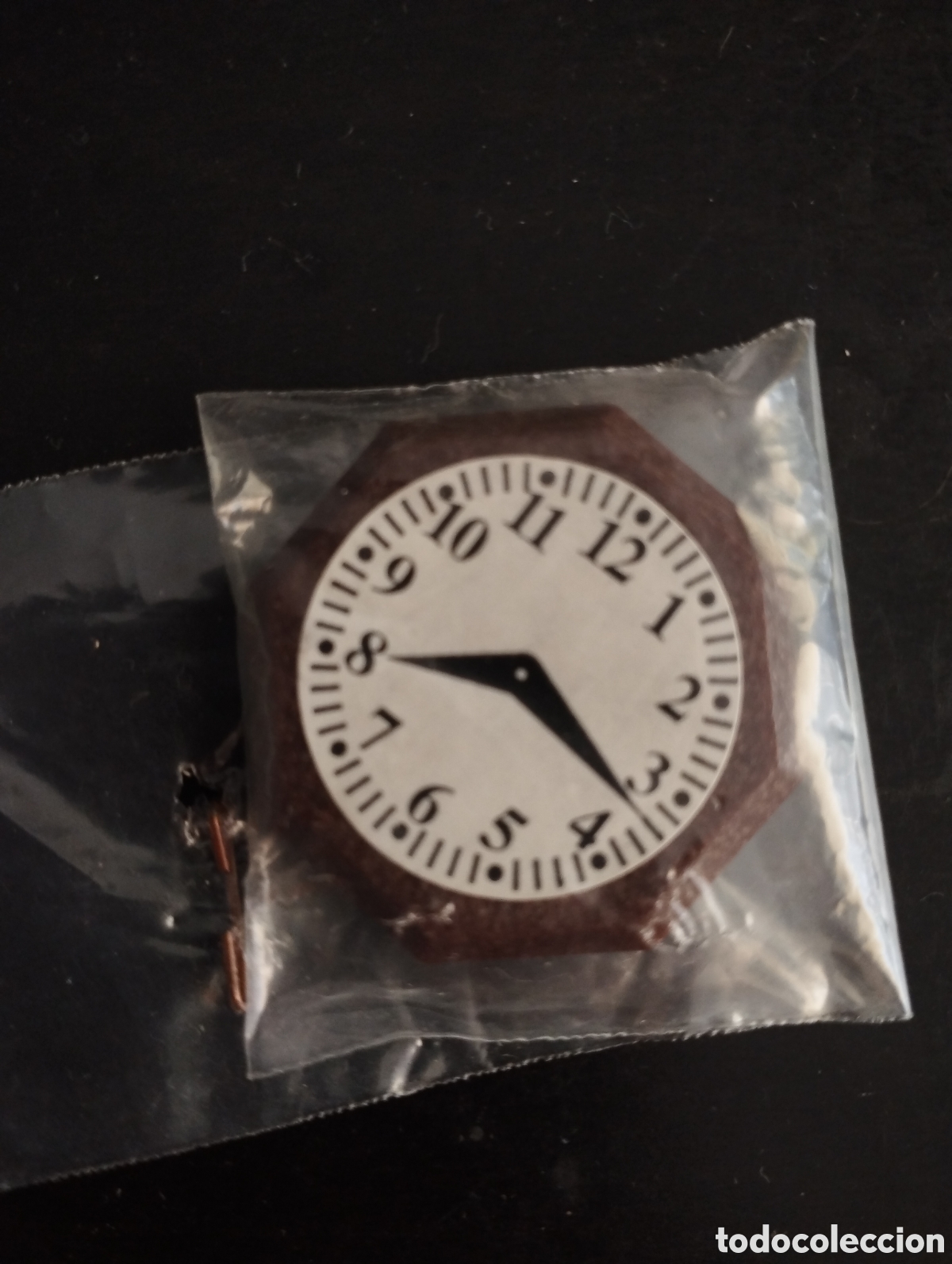 Casas de mu&ntilde;ecas: Reloj de pared miniatura. Casa de mu&ntilde;ecas. - Foto 1
