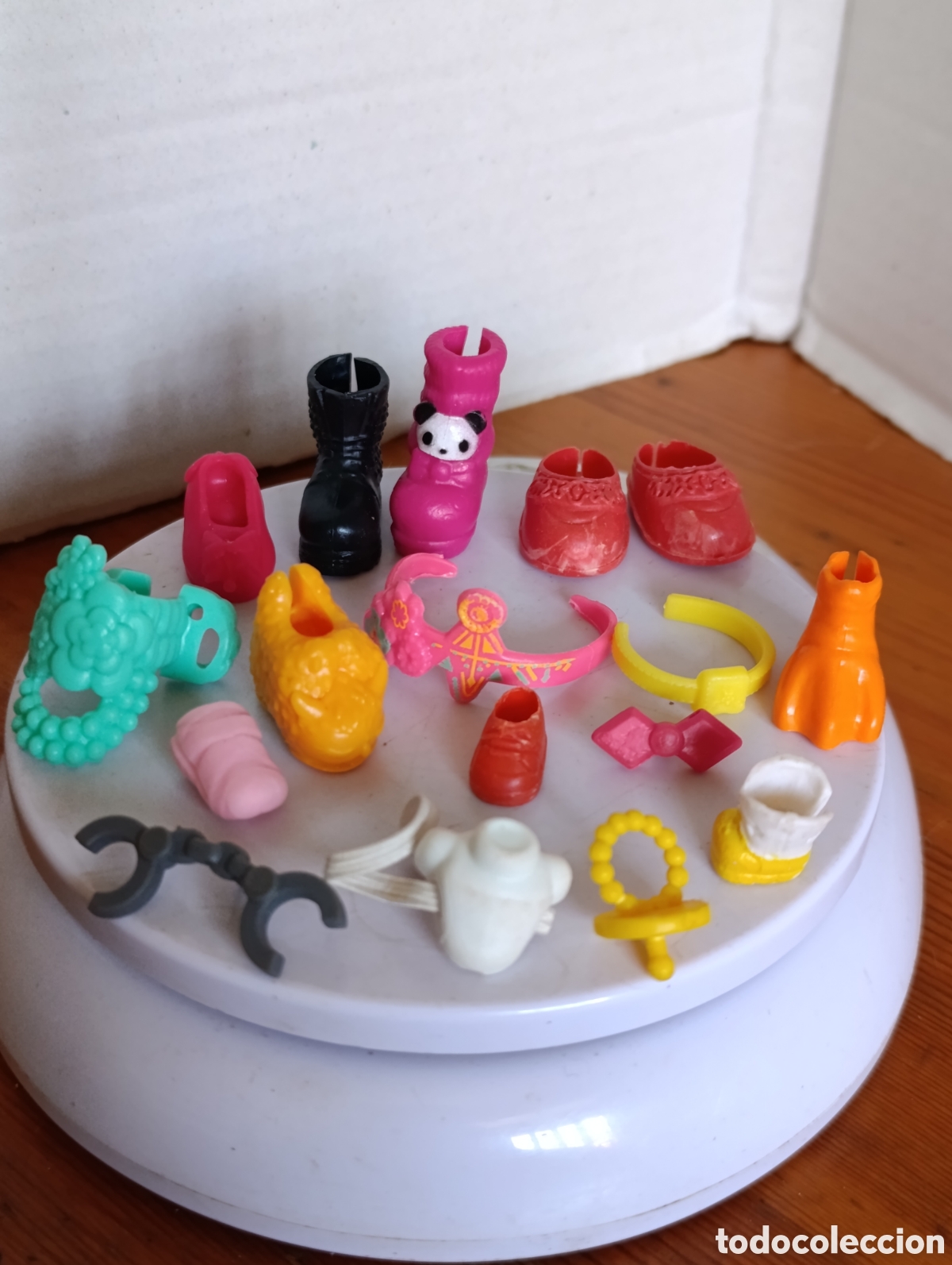 Casas de mu&ntilde;ecas: LOTE DE 17 COMPLEMENTOS / DE PVC / PARA MU&Ntilde;ECAS PEQUE&Ntilde;AS - Foto 1