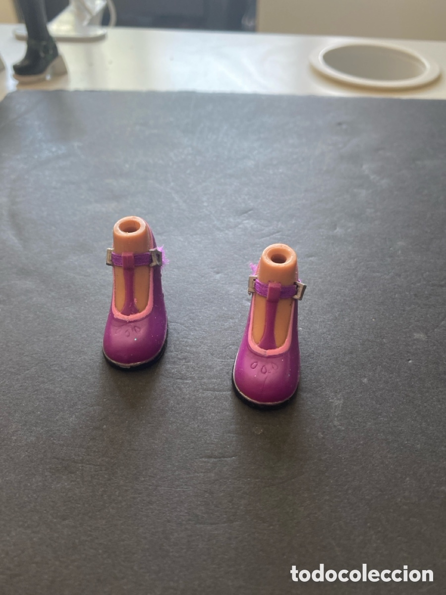 Casas de mu&ntilde;ecas: Zapata para mu&ntilde;eca Bratz - Foto 1