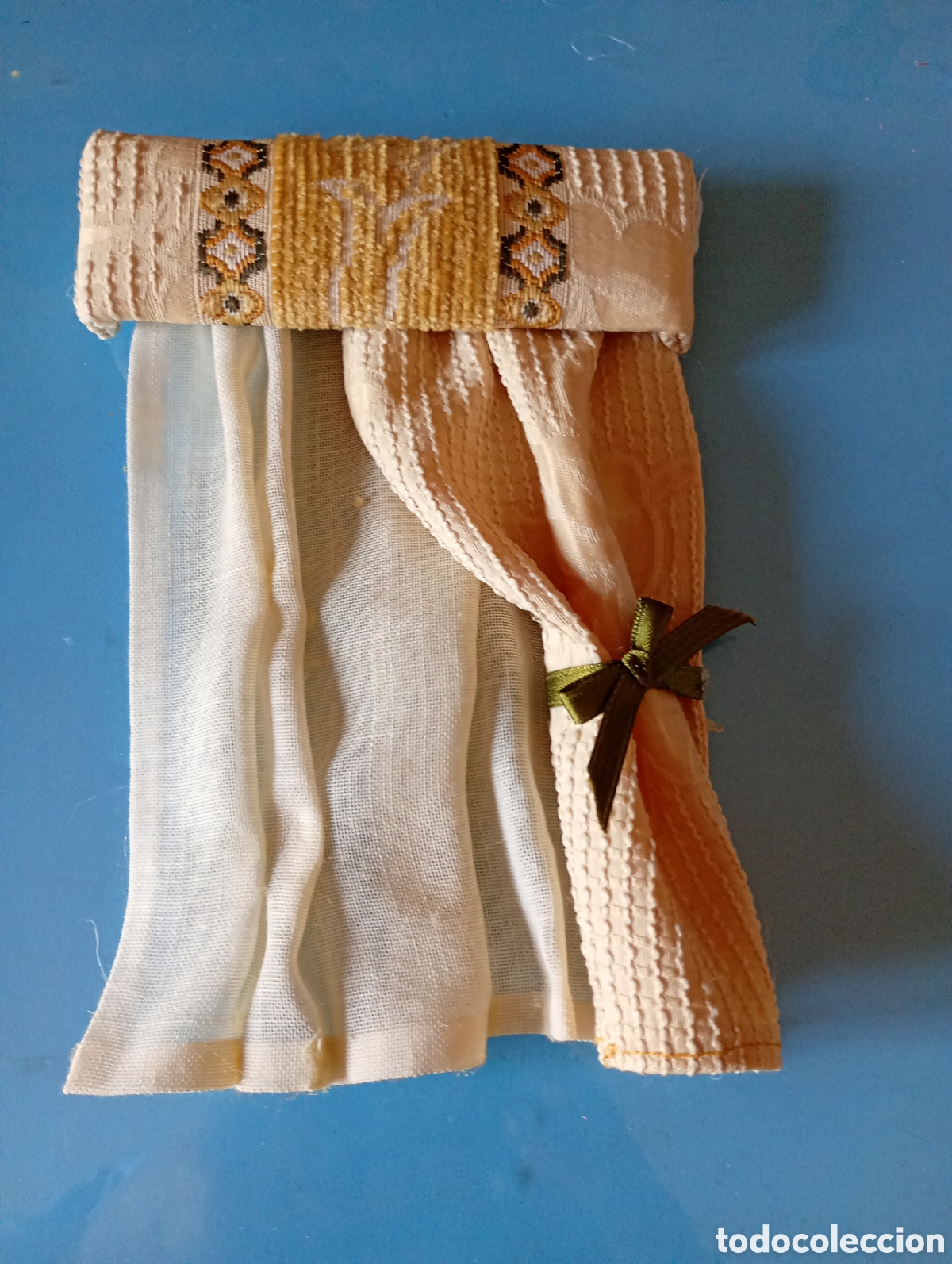 Casas de mu&ntilde;ecas: Cortinas para puerta en miniatura - Foto 1