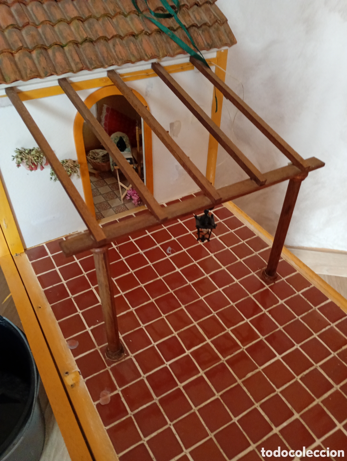 Casas de mu&ntilde;ecas: P&eacute;rgola de madera en miniatura - Foto 1