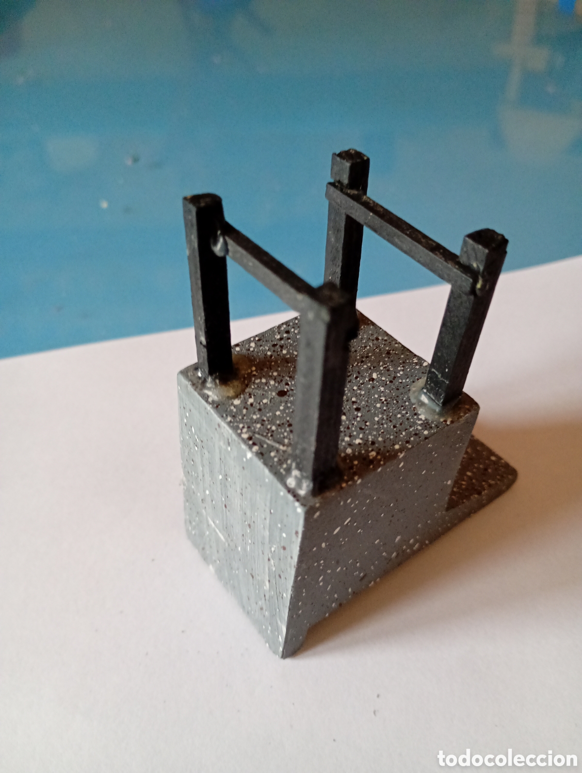 Casas de mu&ntilde;ecas: Pila para lavar ropa en miniatura - Foto 2