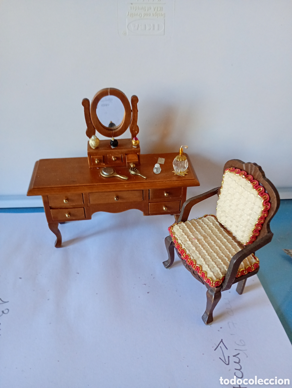 Casas de mu&ntilde;ecas: Dormitorio en miniatura,cama,mesillas etc - Foto 8