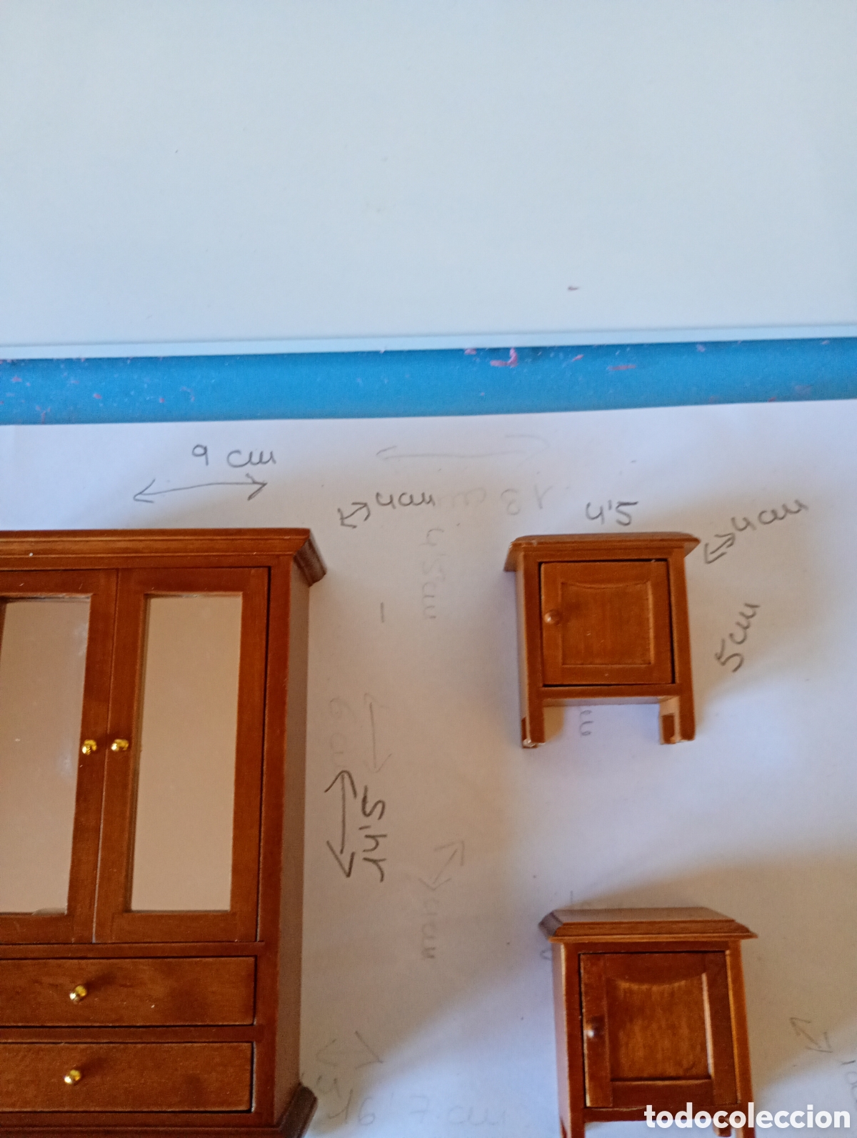 Casas de mu&ntilde;ecas: Dormitorio en miniatura,cama,mesillas etc - Foto 14