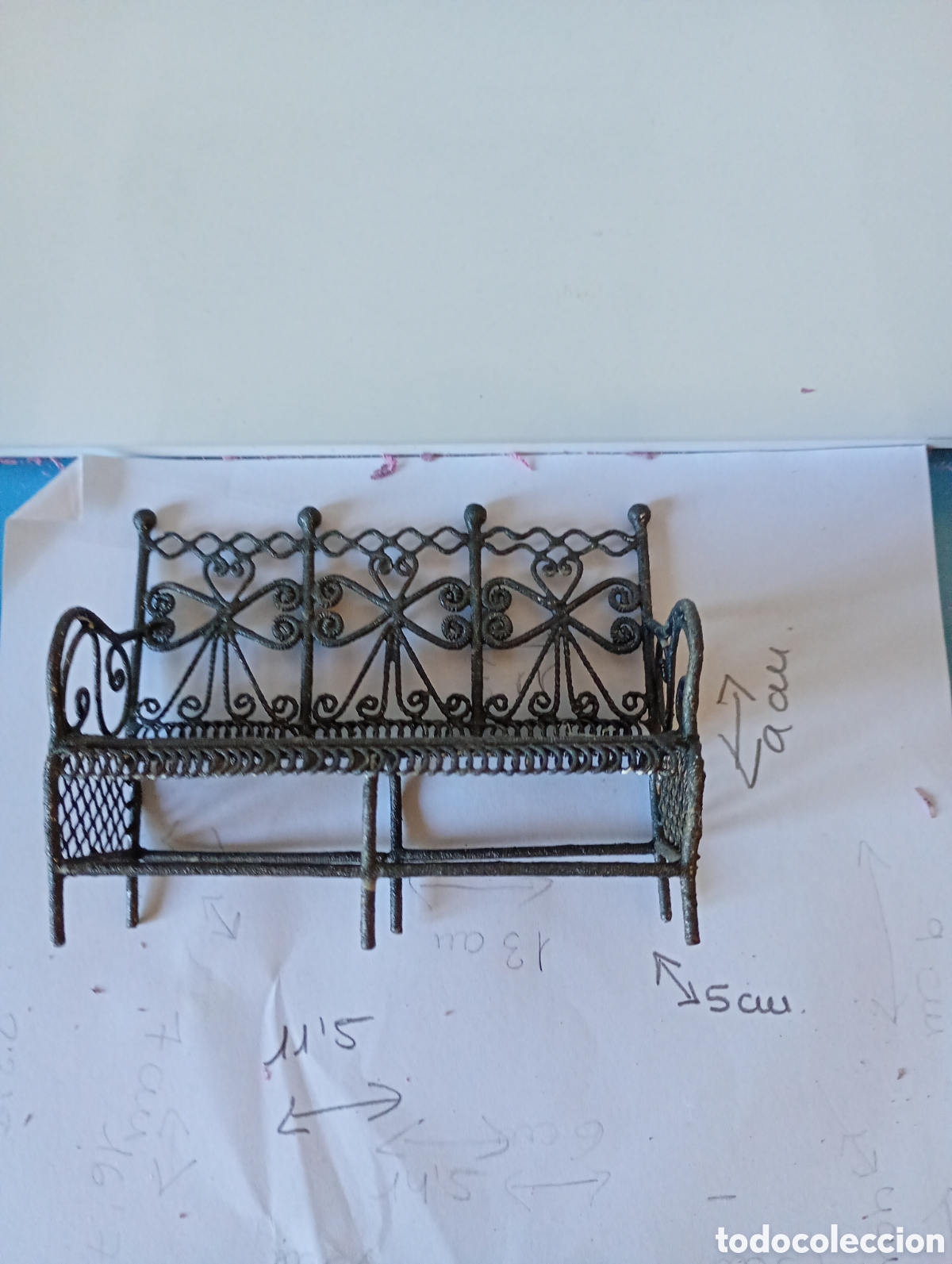 Casas de mu&ntilde;ecas: Banco jard&iacute;n en miniatura - Foto 4