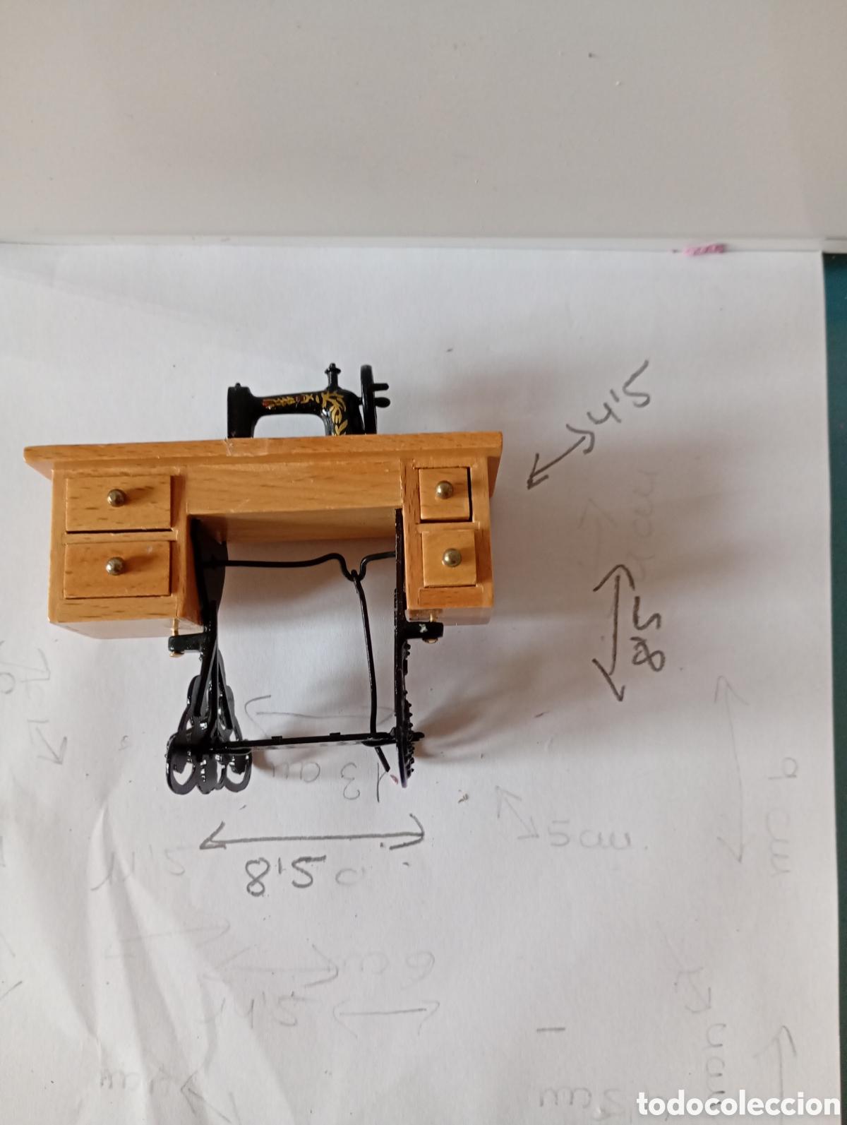 Casas de mu&ntilde;ecas: Maquina de coser en miniatura - Foto 3